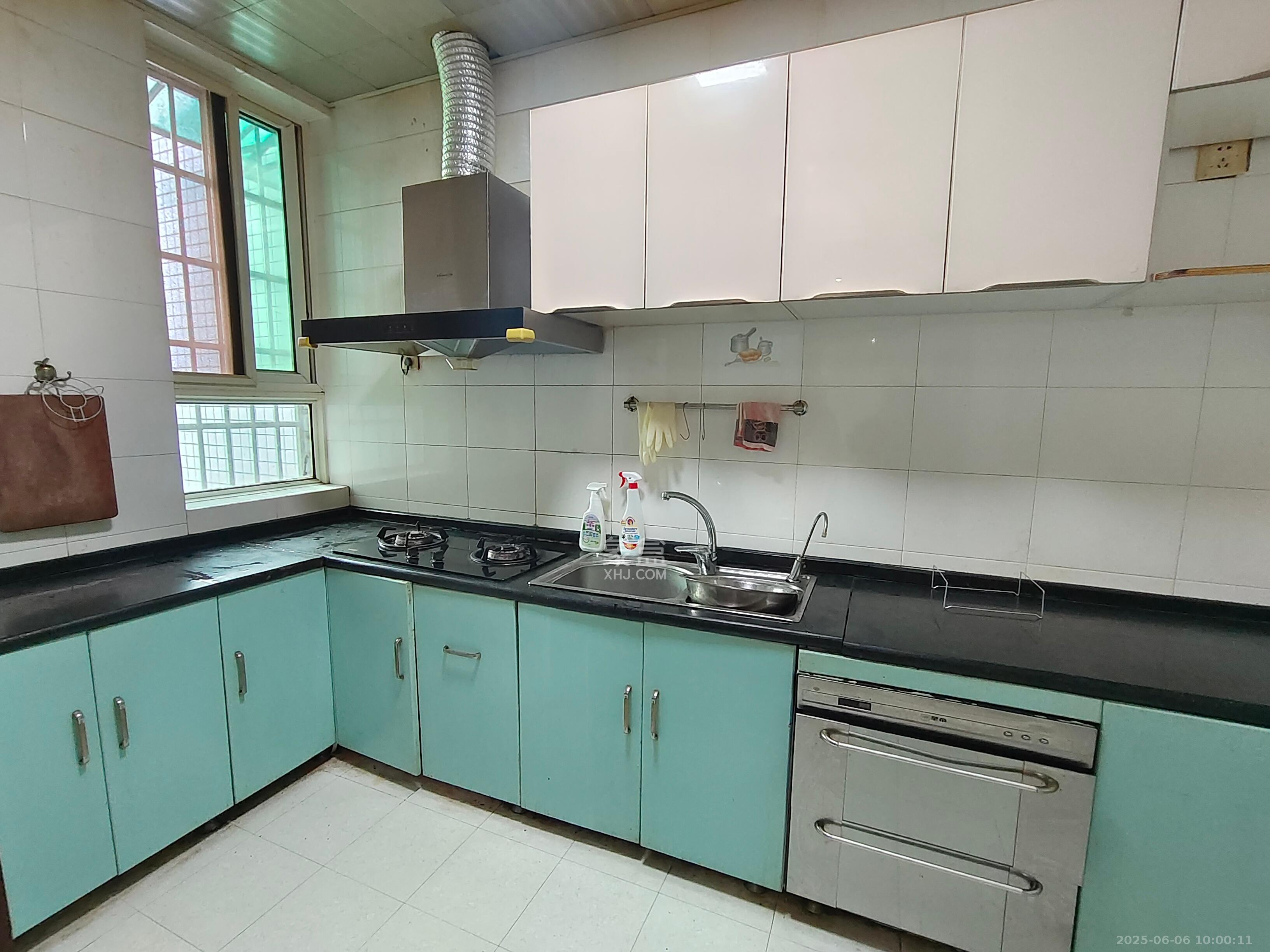 欣胜园 4室2厅1卫 2500.0元/月 欣胜园 4室2厅1卫 2500.0元/月室内图