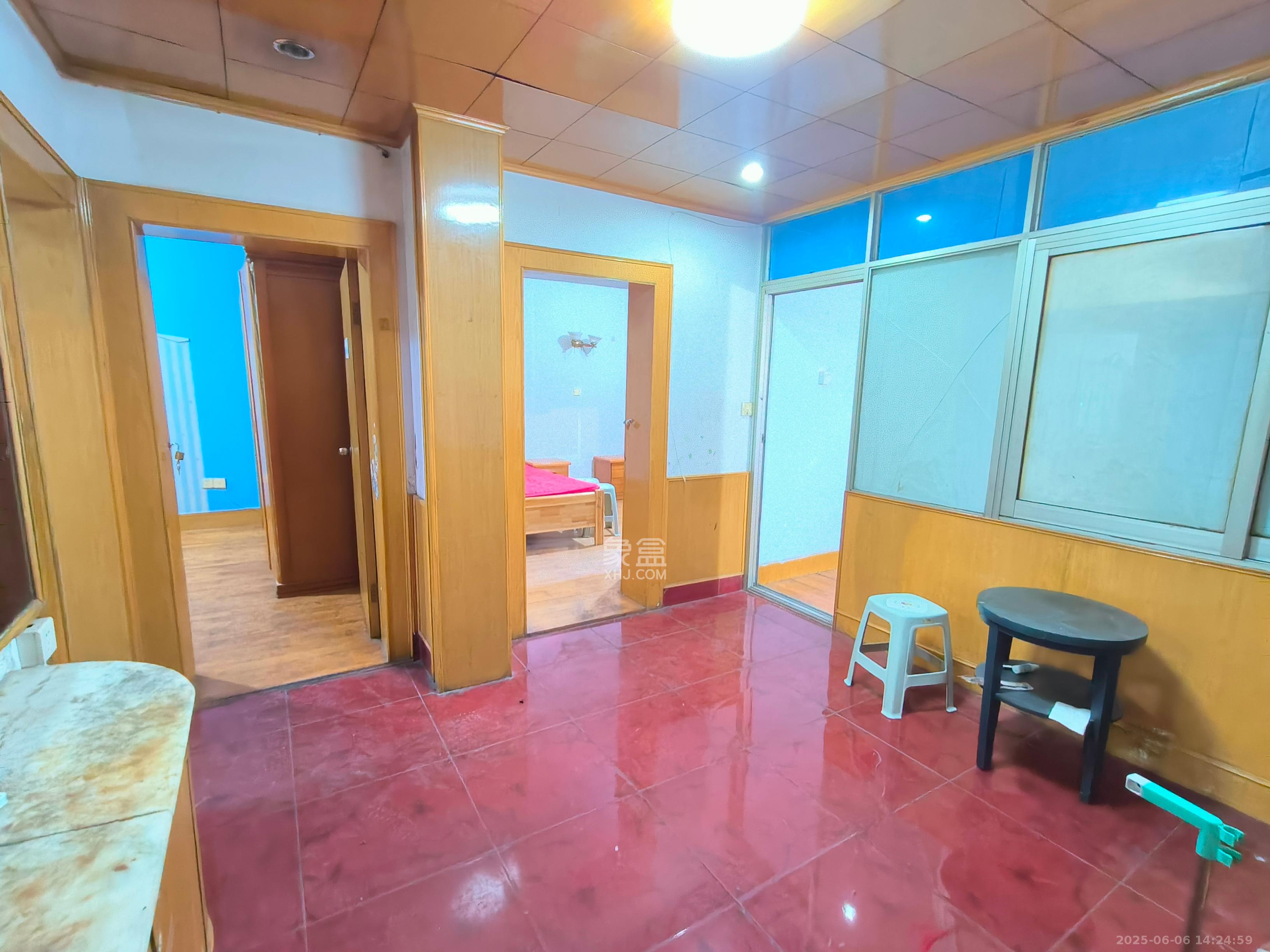 桐荫里社区 4室1厅2卫 2300.0元/月 桐荫里社区 4室1厅2卫 2300.0元/月室内图