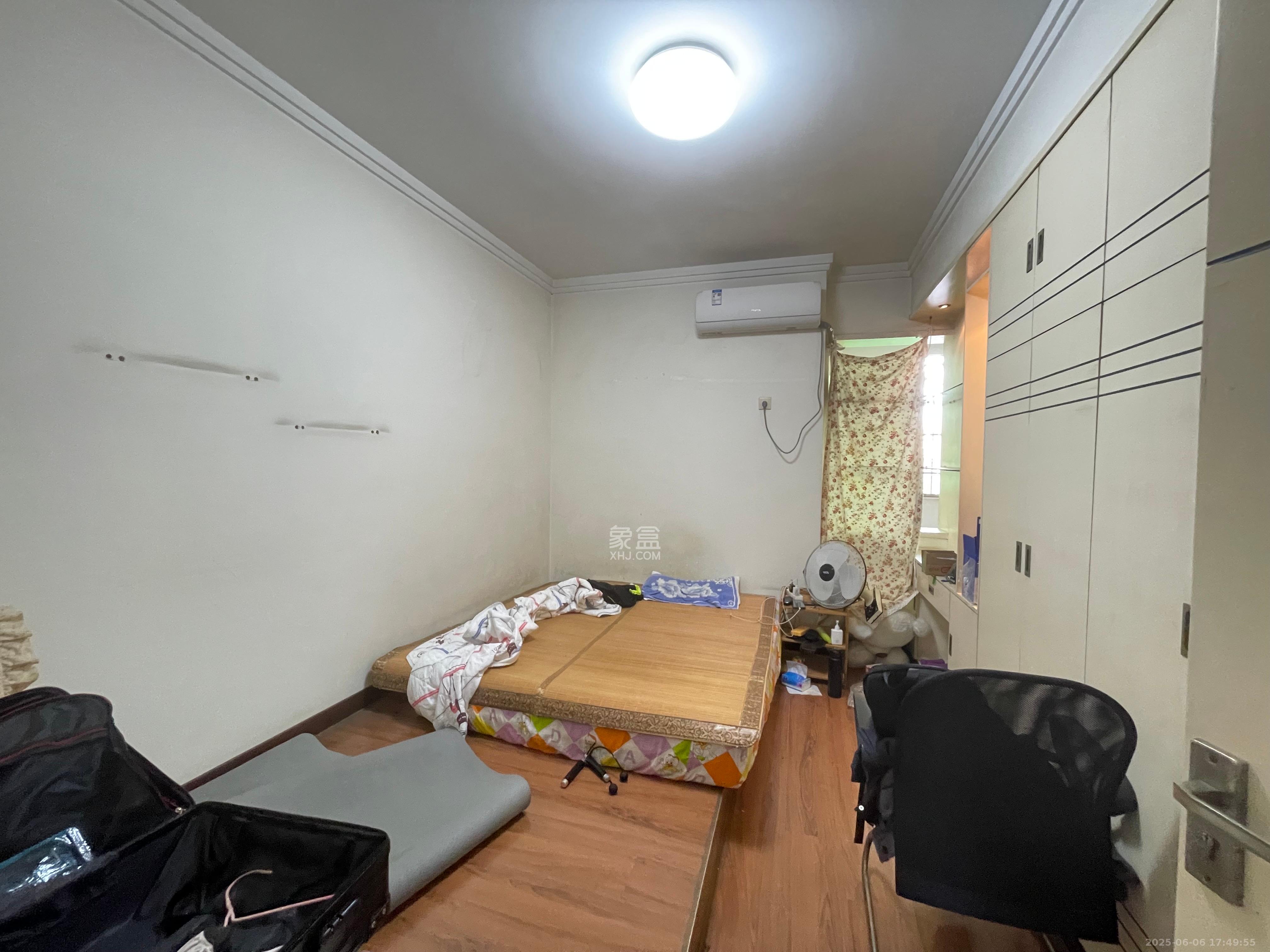 宏轩花苑  3室2厅2卫   2700.00元/月室内图