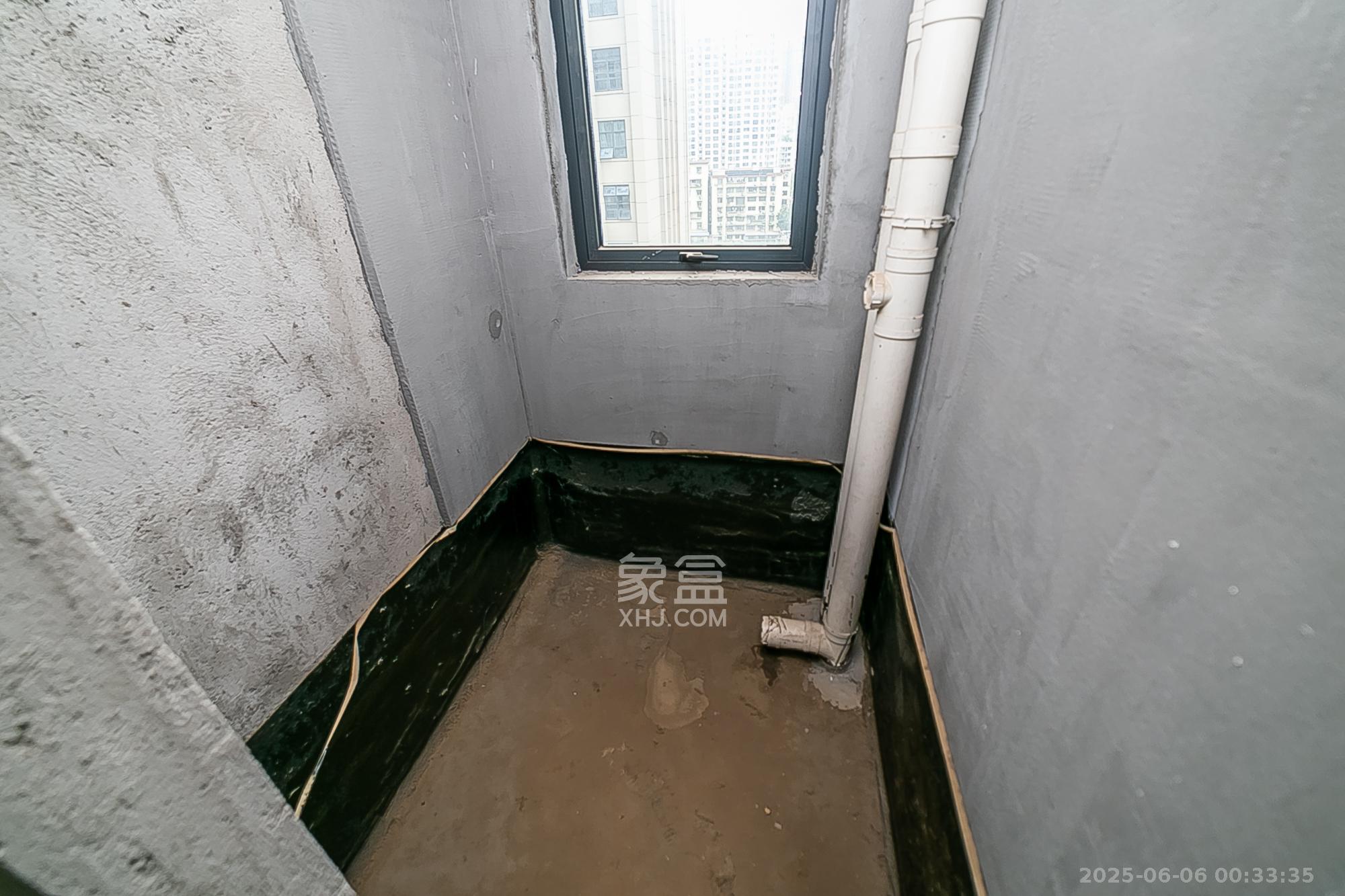 天鸿天府(天鸿中央大院) 4室2厅3卫 175.0万 天鸿天府(天鸿中央大院) 4室2厅3卫 175.0万卫生间