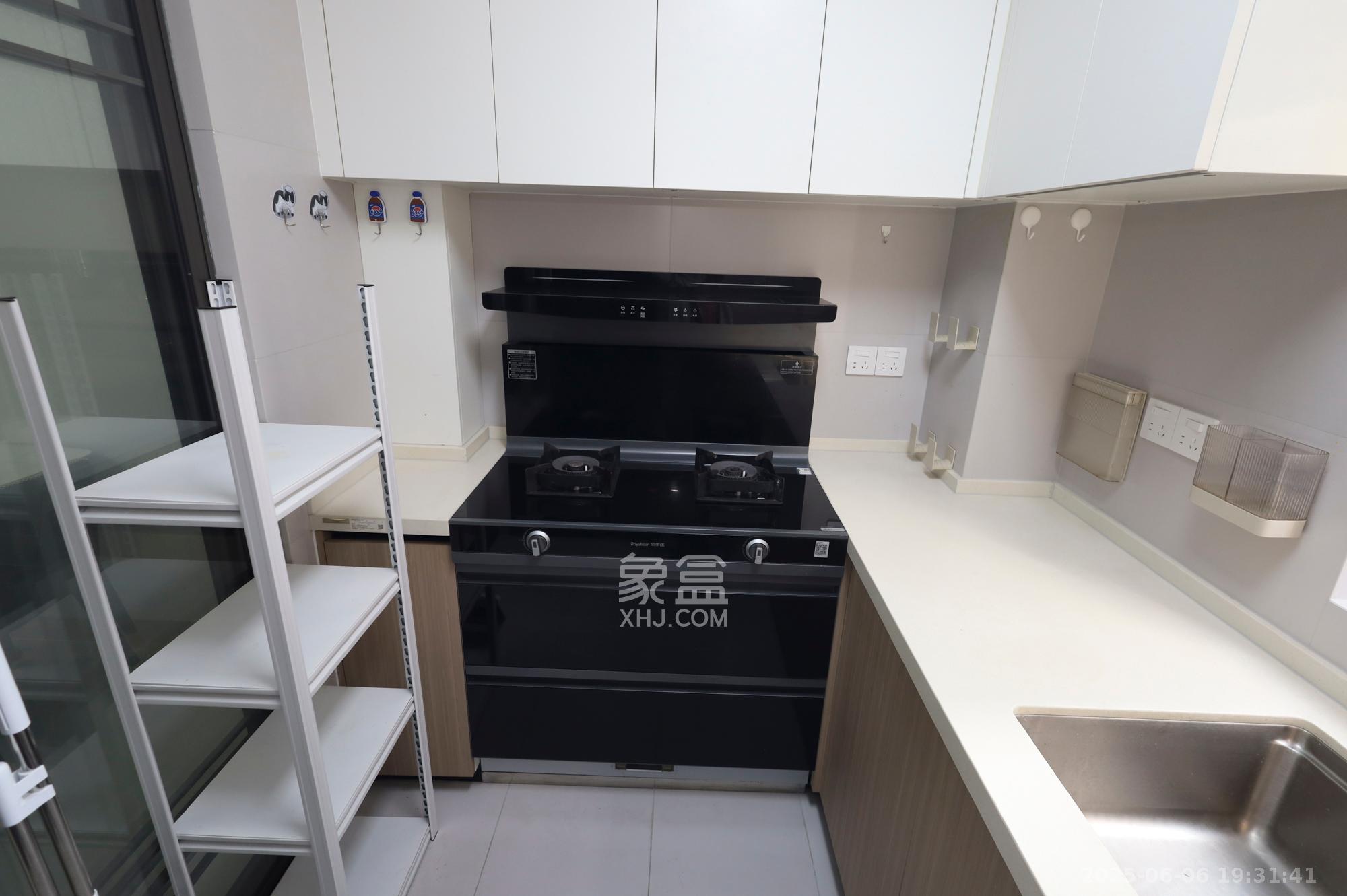 福晟钱隆国际(晟冉景苑) 4室2厅2卫 128.0万 福晟钱隆国际(晟冉景苑) 4室2厅2卫 128.0万厨房