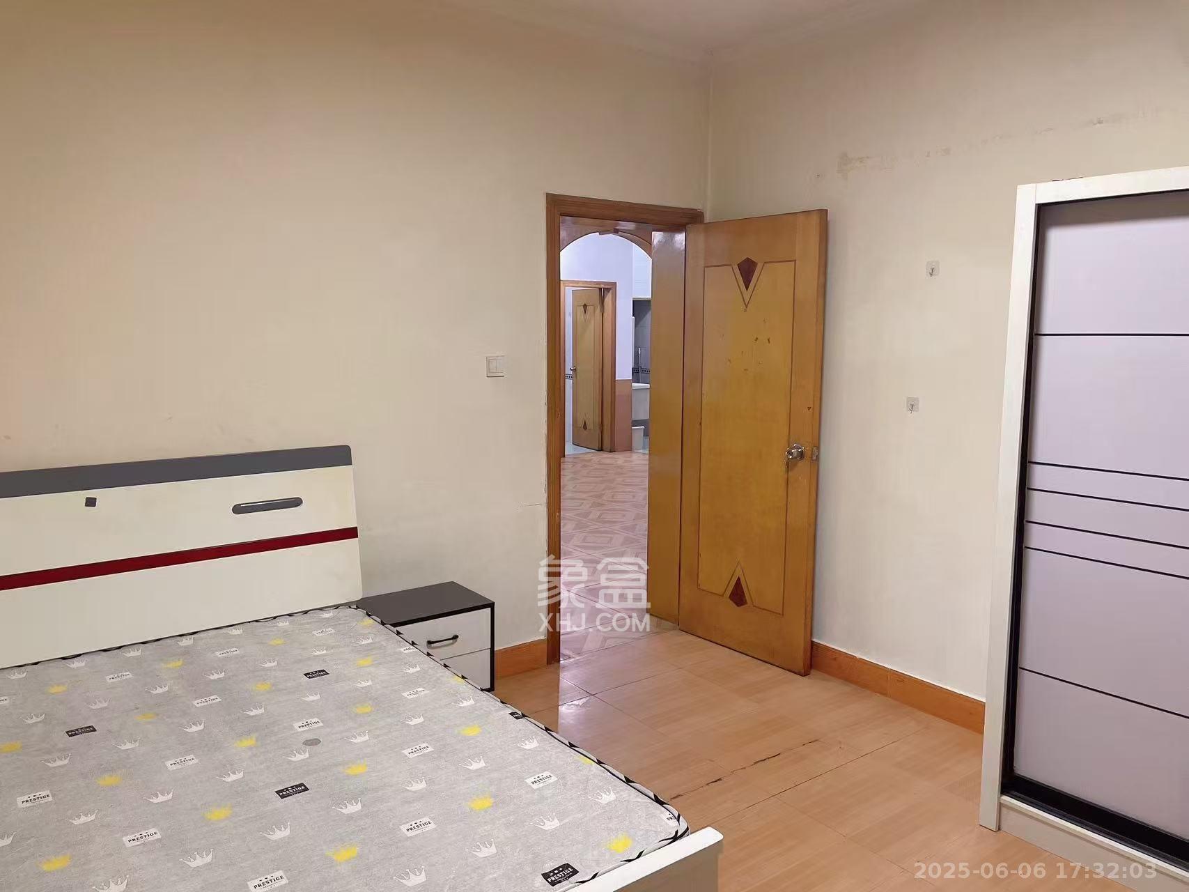 洞井商贸城 3室1厅2卫 1700.0元/月 洞井商贸城 3室1厅2卫 1700.0元/月室内图