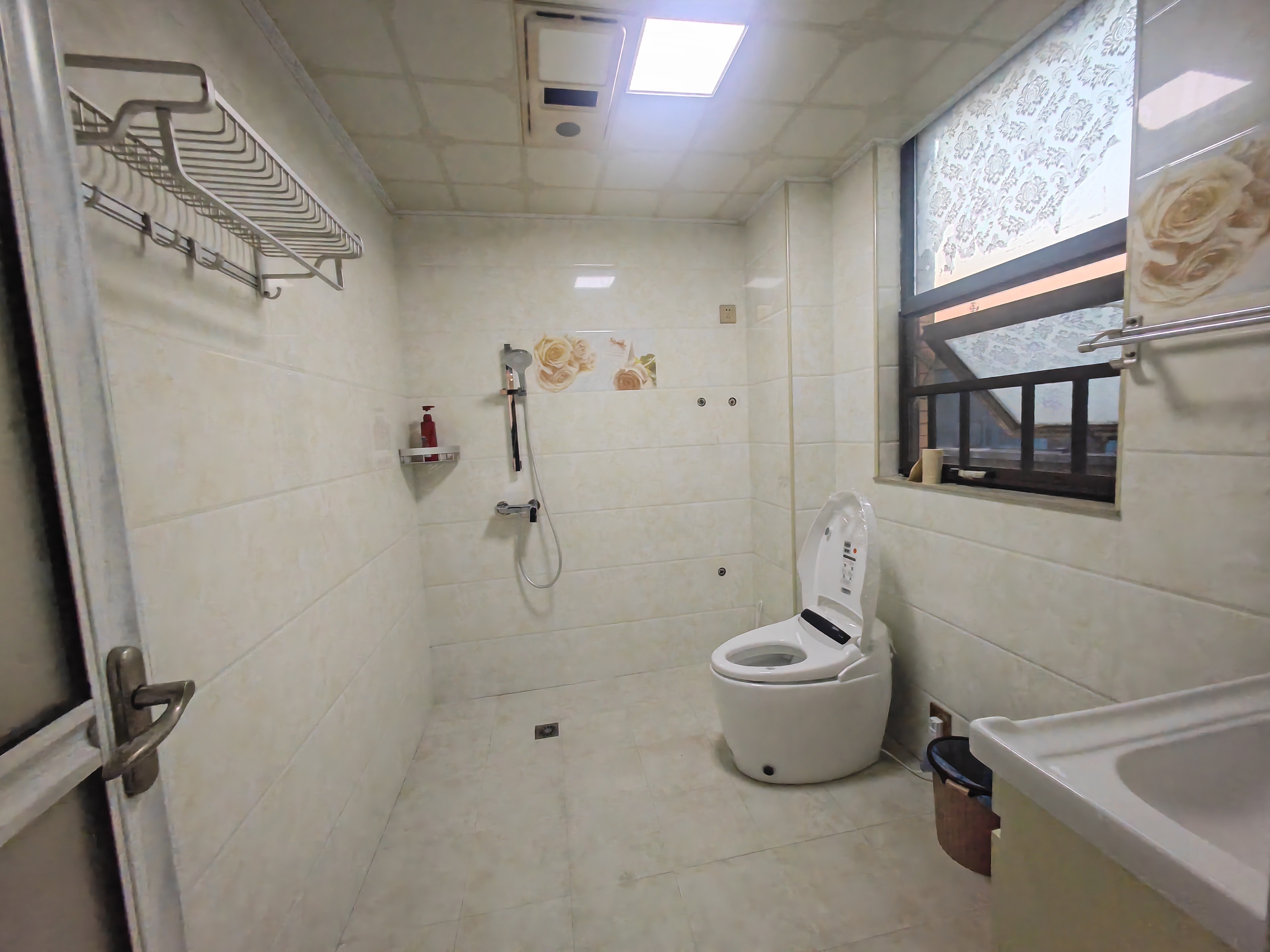 悦江山 4室2厅2卫 85.0万 悦江山 4室2厅2卫 85.0万客厅