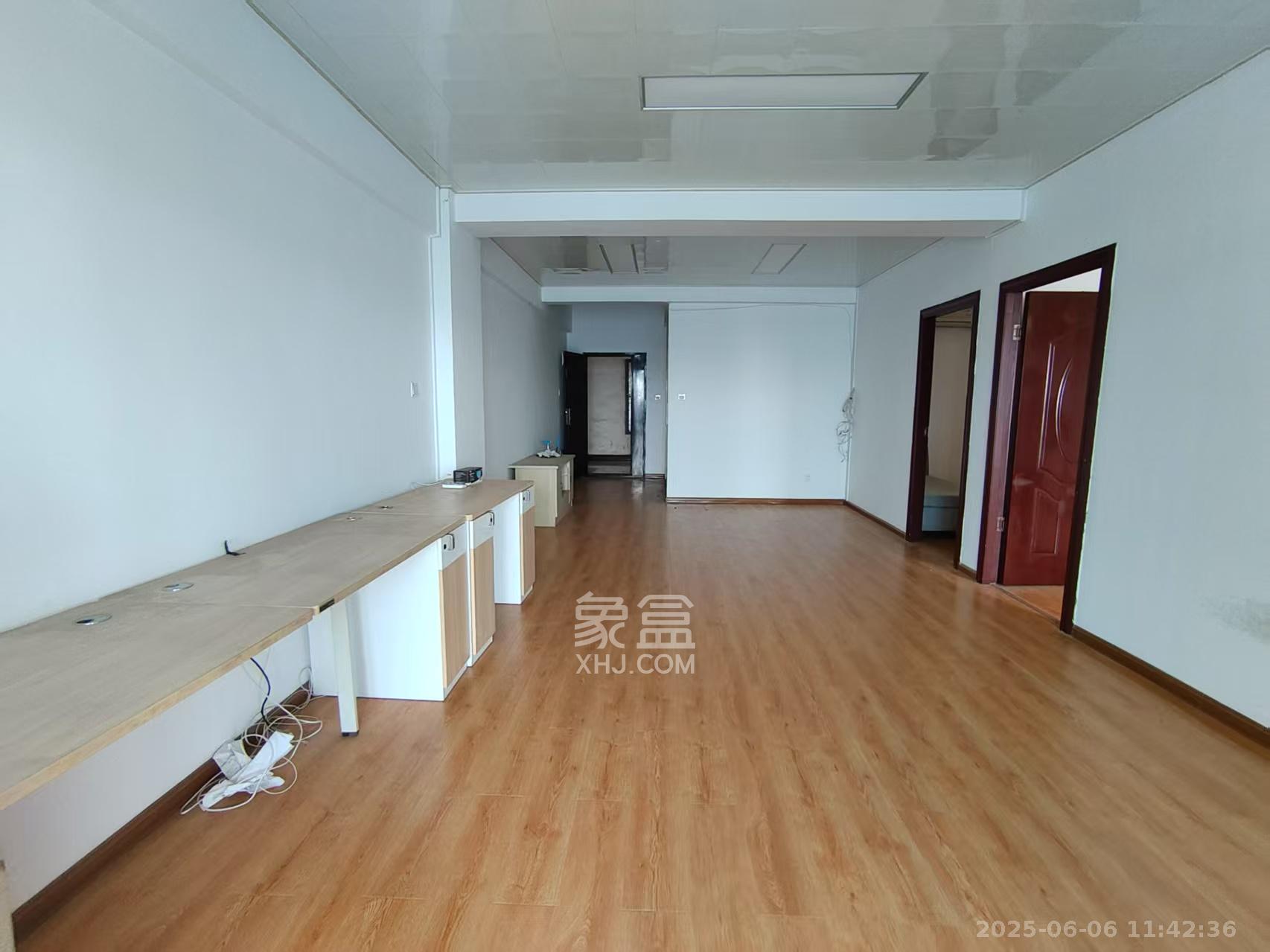 BOBO天下城(CTA财富中心) 2室2厅1卫 2700.0元/月 BOBO天下城(CTA财富中心) 2室2厅1卫 2700.0元/月室内图