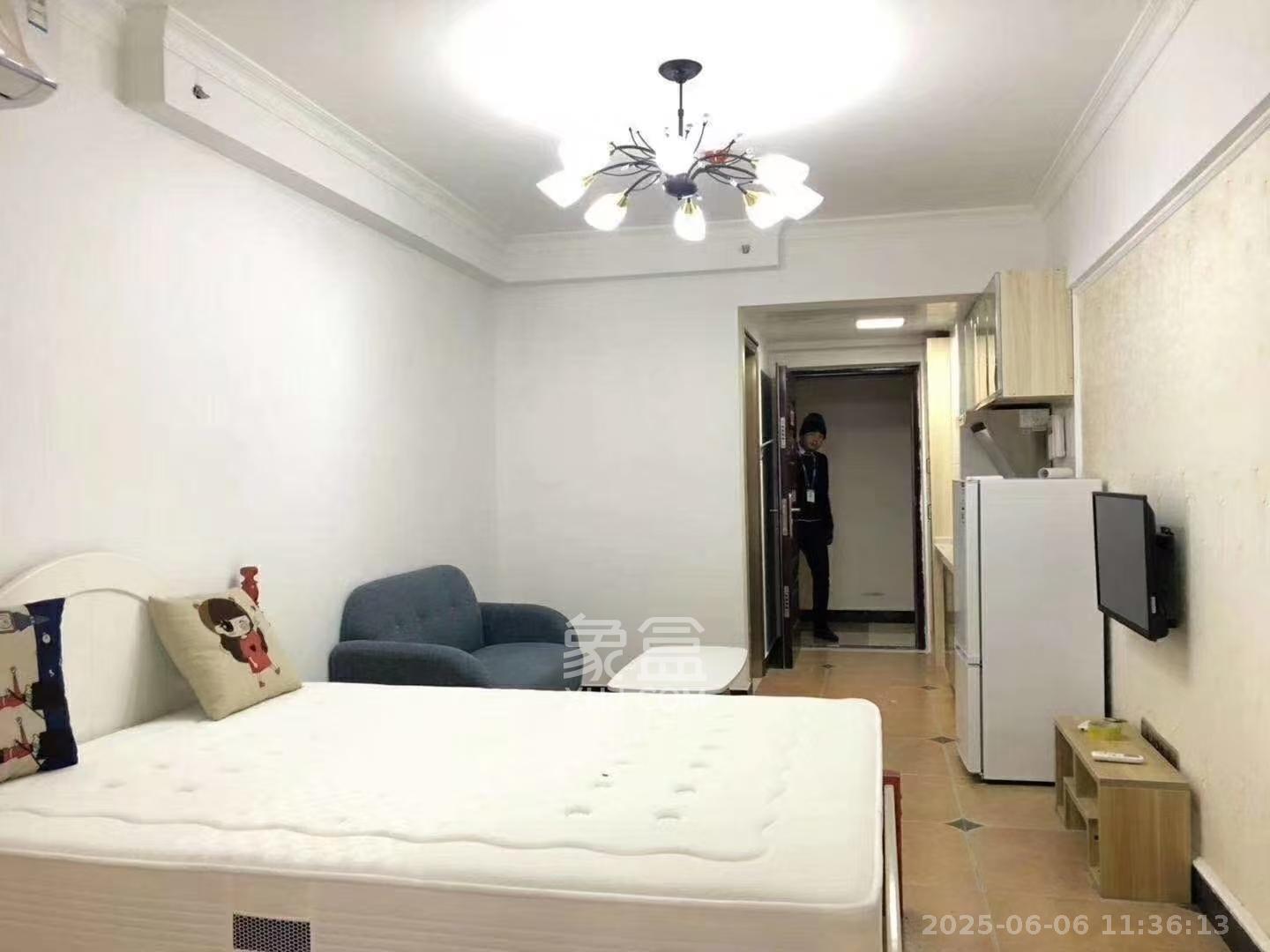 中建芙蓉嘉苑  1室1厅1卫   1300.00元/月