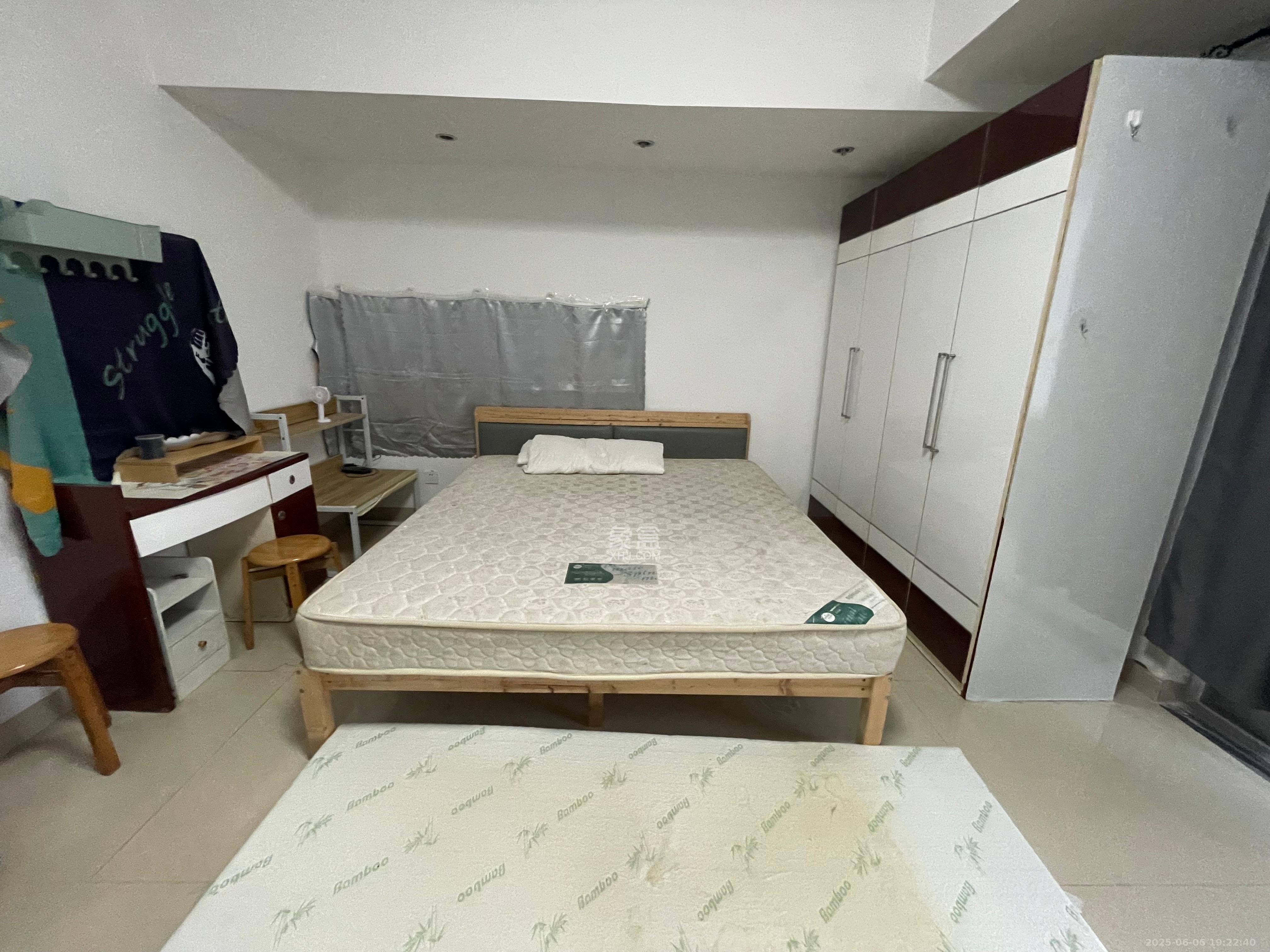 观湖公寓  2室1厅1卫   1500.00元/月室内图