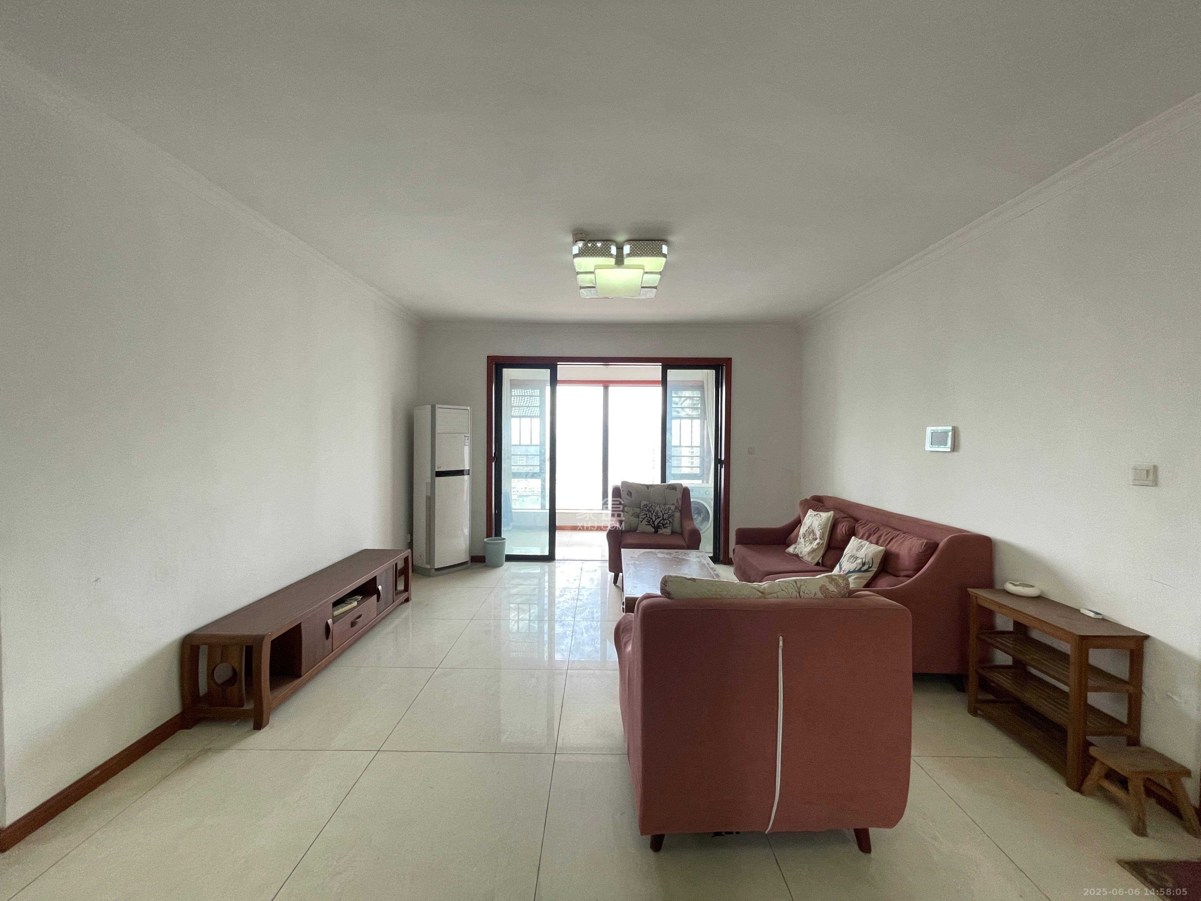 长房天翼未来城  4室2厅2卫    3800.0元/月 长房天翼未来城  4室2厅2卫    3800.0元/月