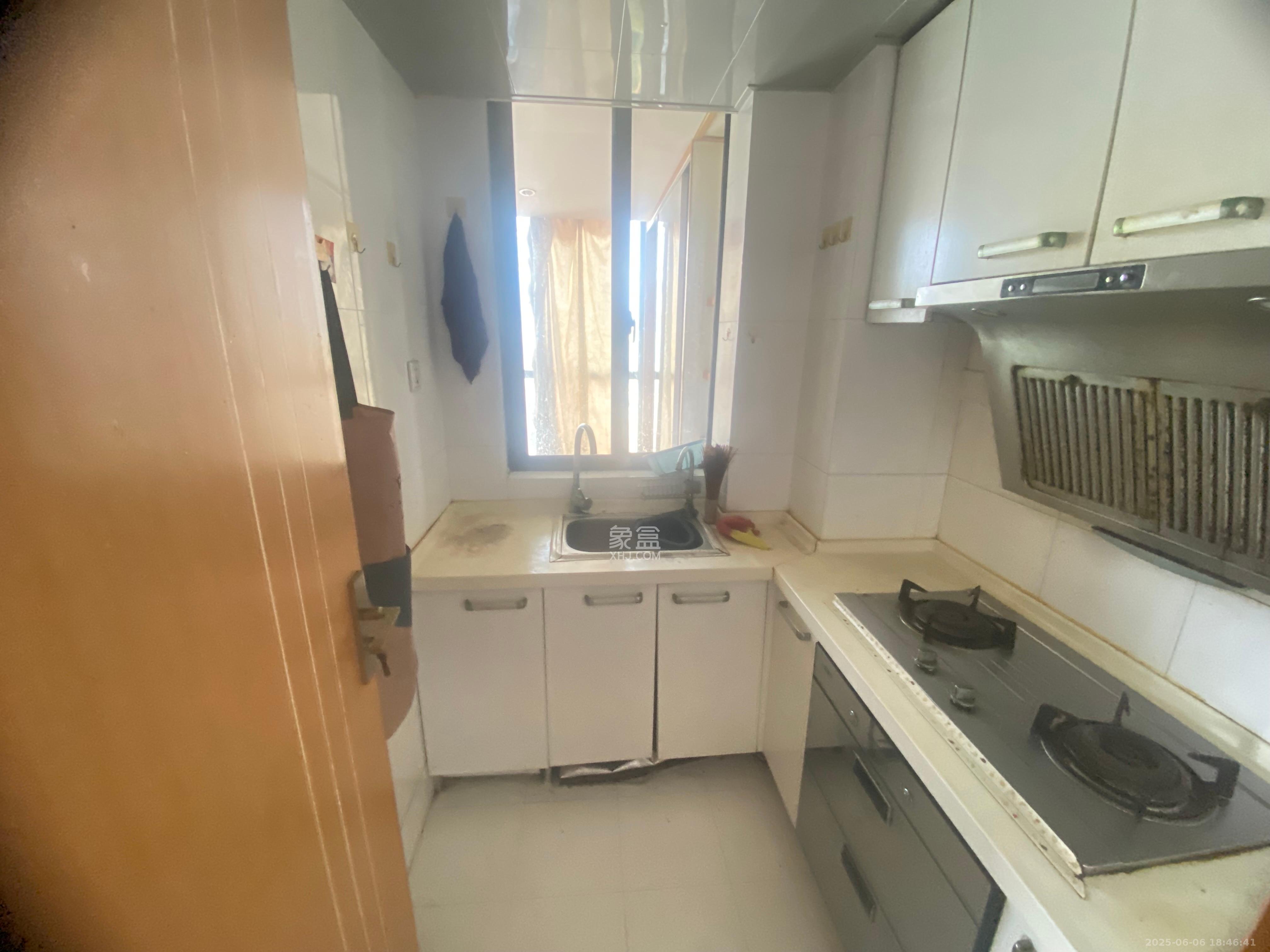 新时代广场 1室2厅1卫 2000.0元/月 新时代广场 1室2厅1卫 2000.0元/月室内图