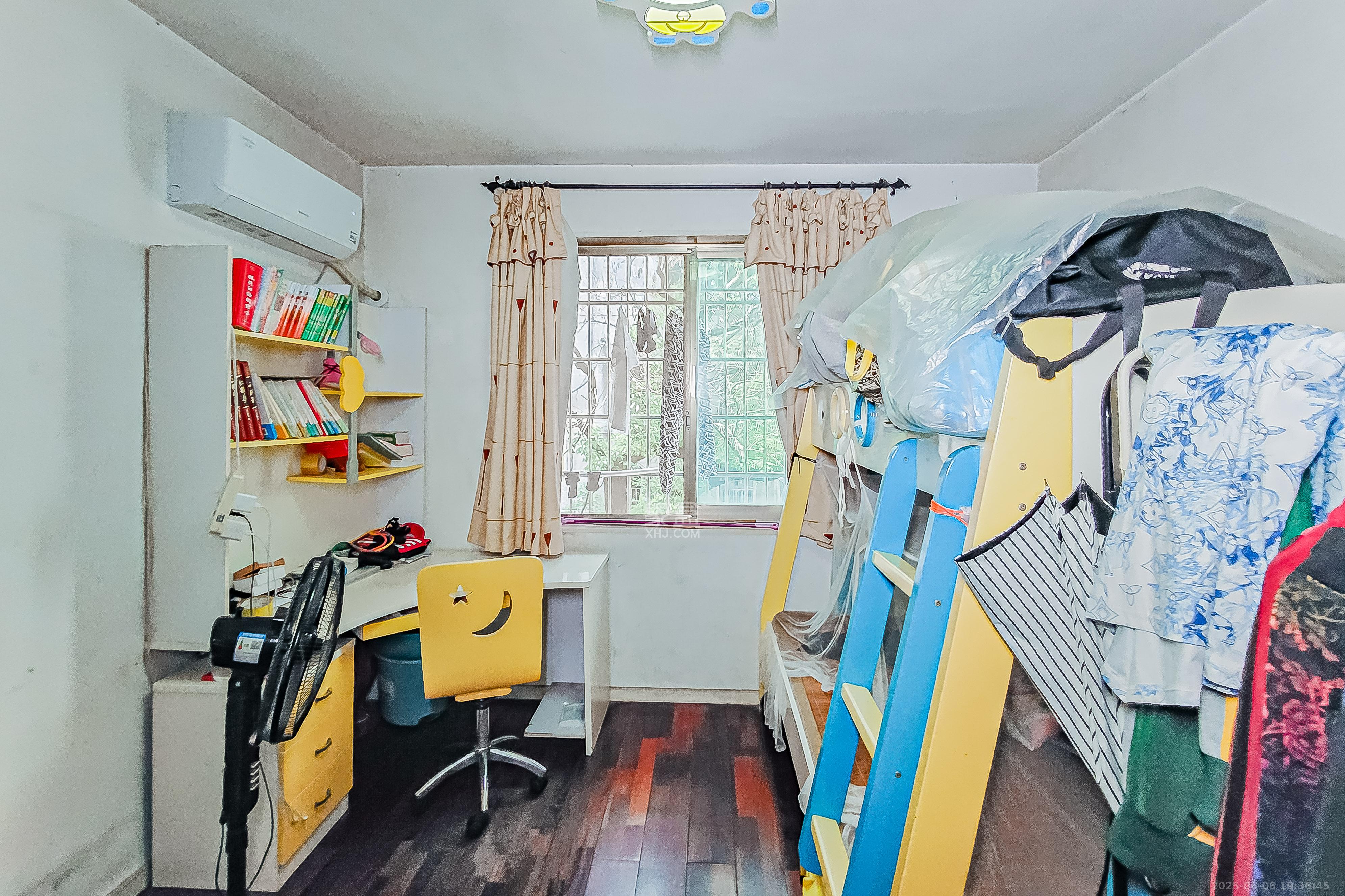 金泰小区  3室2厅1卫    76.8万 金泰小区  3室2厅1卫    76.8万卧室