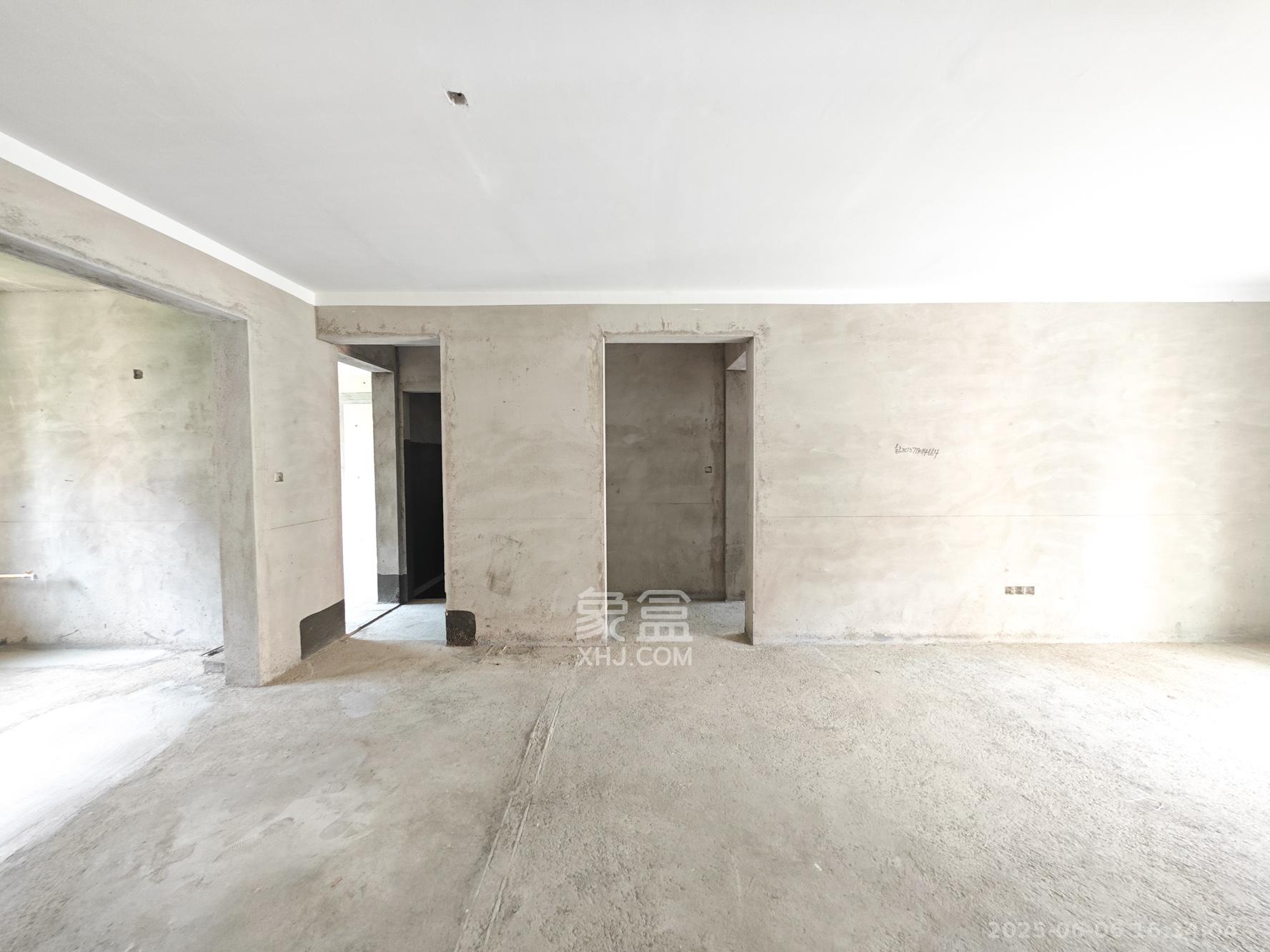 远洋红星天铂一期  4室2厅2卫    158.0万 远洋红星天铂一期  4室2厅2卫    158.0万