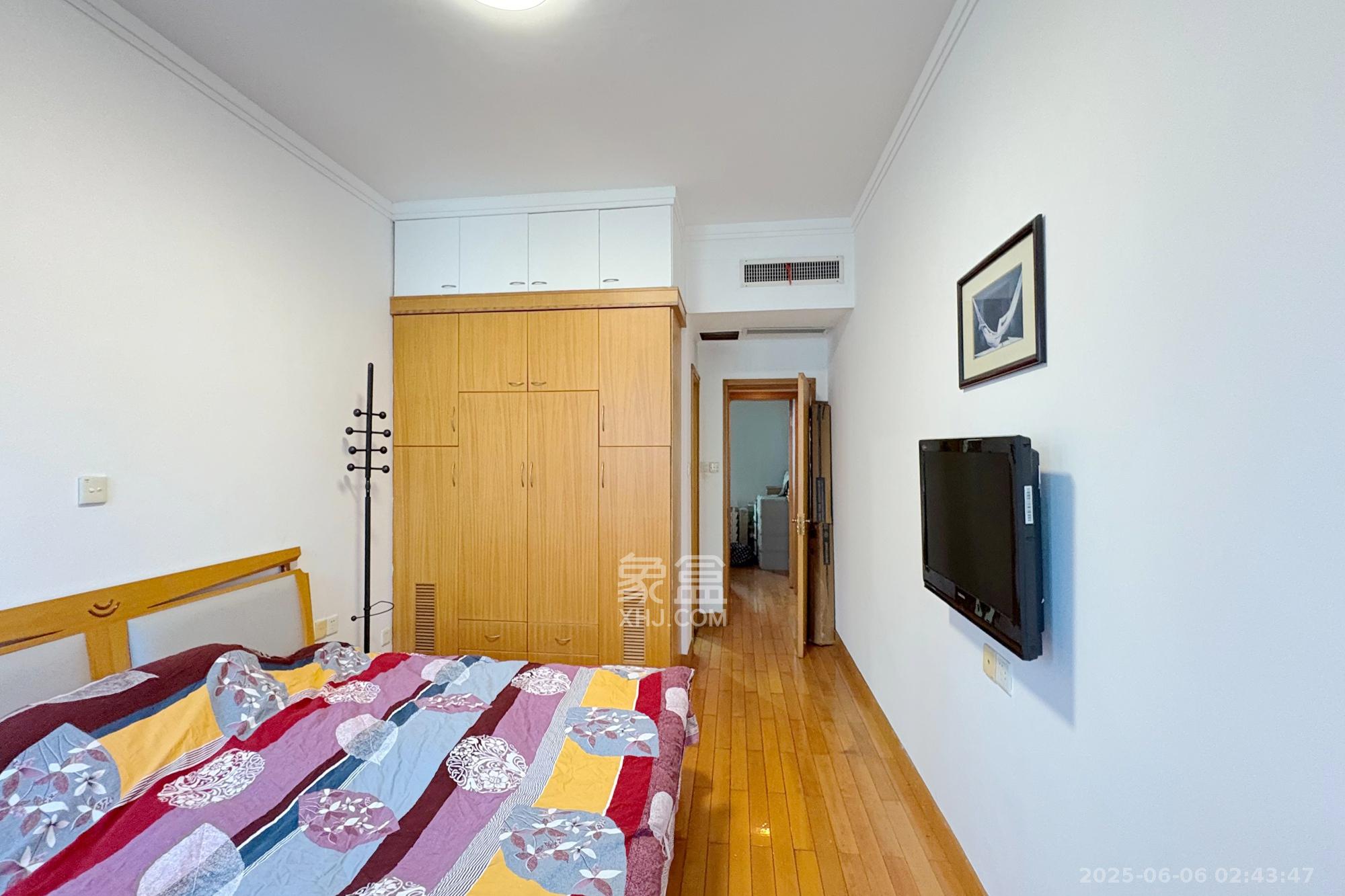 安全厅宿舍阳光小区(湘湖渔场阳光小区) 4室2厅2卫 125.0万 安全厅宿舍阳光小区(湘湖渔场阳光小区) 4室2厅2卫 125.0万卧室