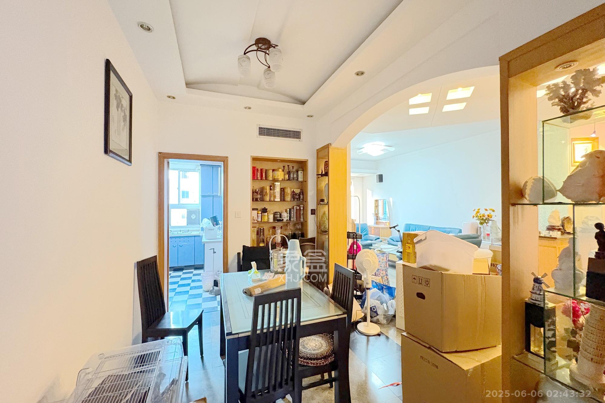 安全厅宿舍阳光小区(湘湖渔场阳光小区) 4室2厅2卫 125.0万 安全厅宿舍阳光小区(湘湖渔场阳光小区) 4室2厅2卫 125.0万客厅