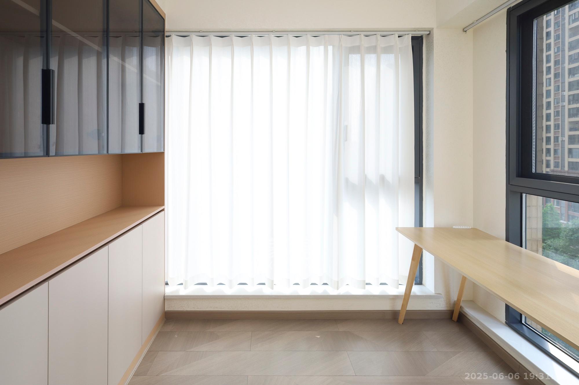 福晟钱隆国际(晟冉景苑) 4室2厅2卫 128.0万 福晟钱隆国际(晟冉景苑) 4室2厅2卫 128.0万卧室