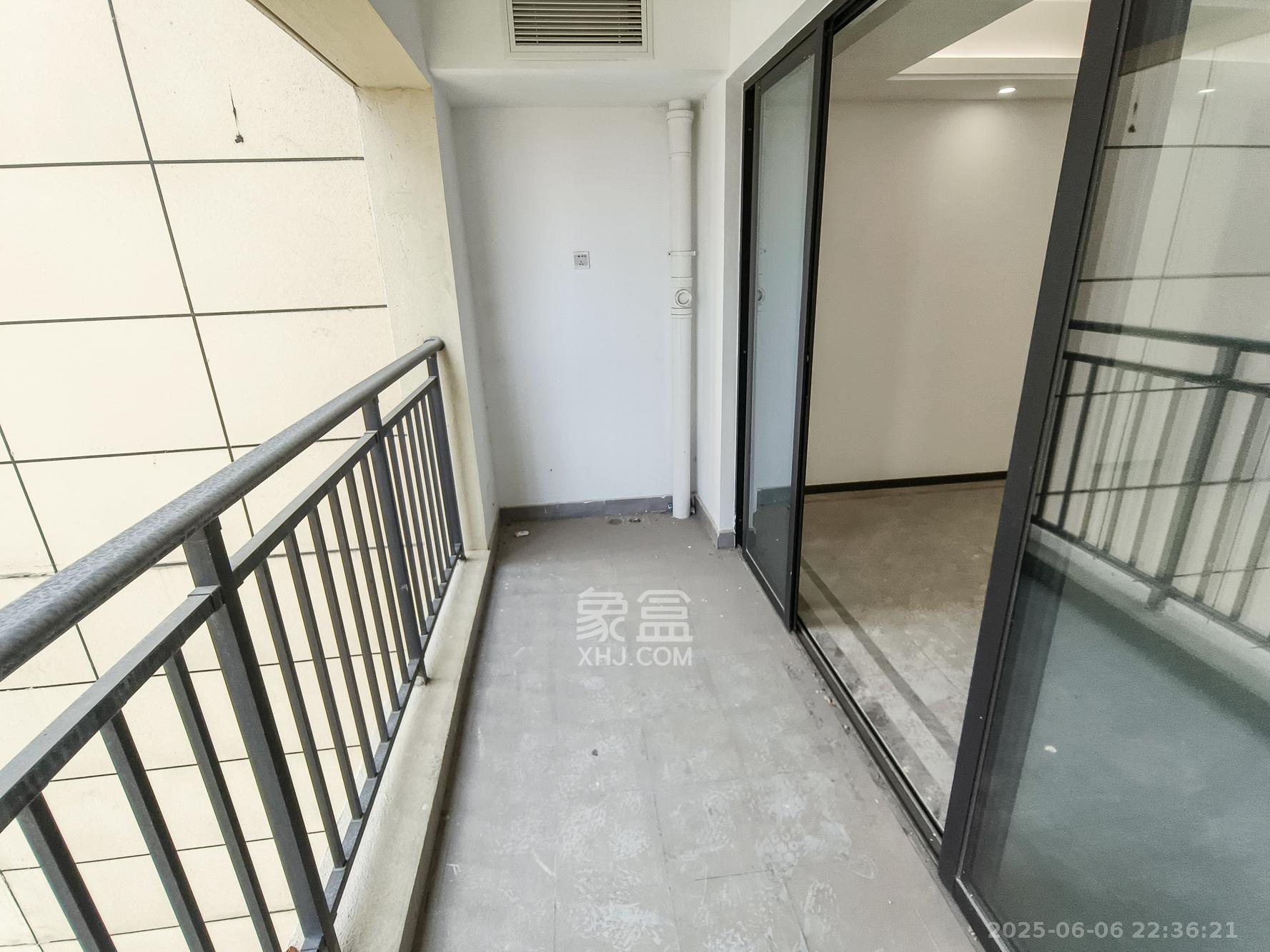 星城春晓 3室2厅2卫 90.8万 星城春晓 3室2厅2卫 90.8万阳台