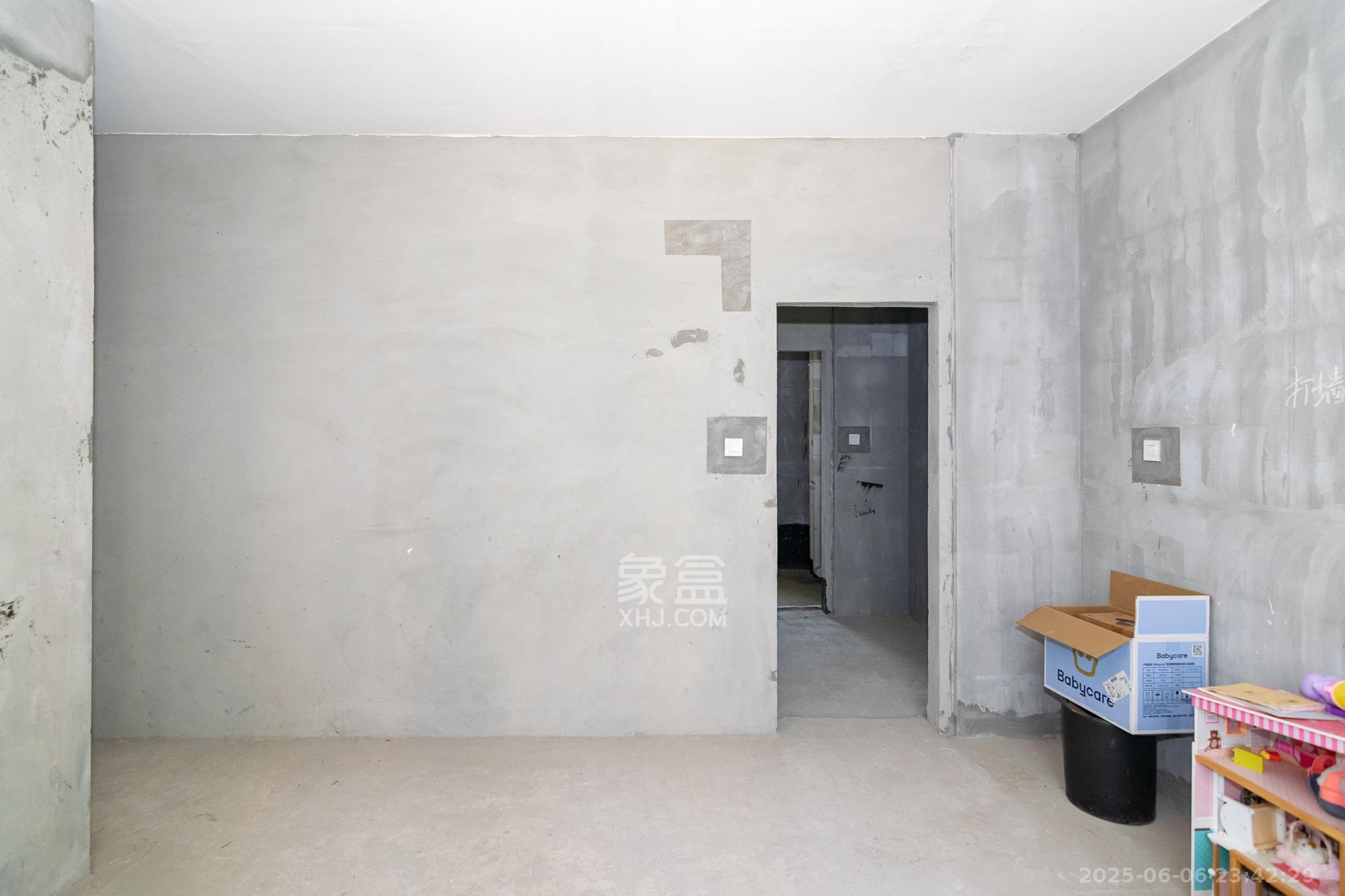 中粮观澜壹品 5室2厅2卫 188.8万 中粮观澜壹品 5室2厅2卫 188.8万卧室