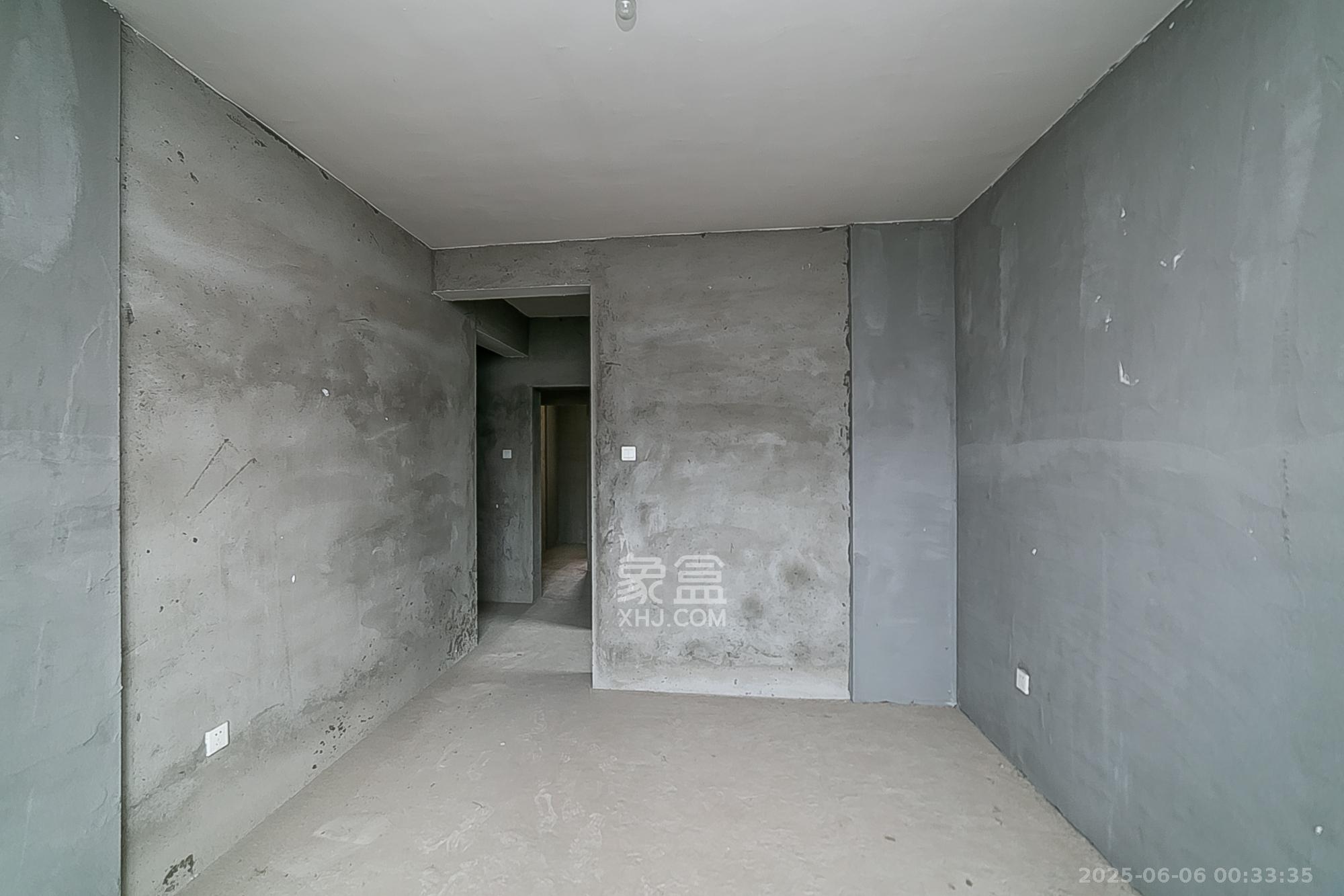 天鸿天府(天鸿中央大院) 4室2厅3卫 175.0万 天鸿天府(天鸿中央大院) 4室2厅3卫 175.0万卧室