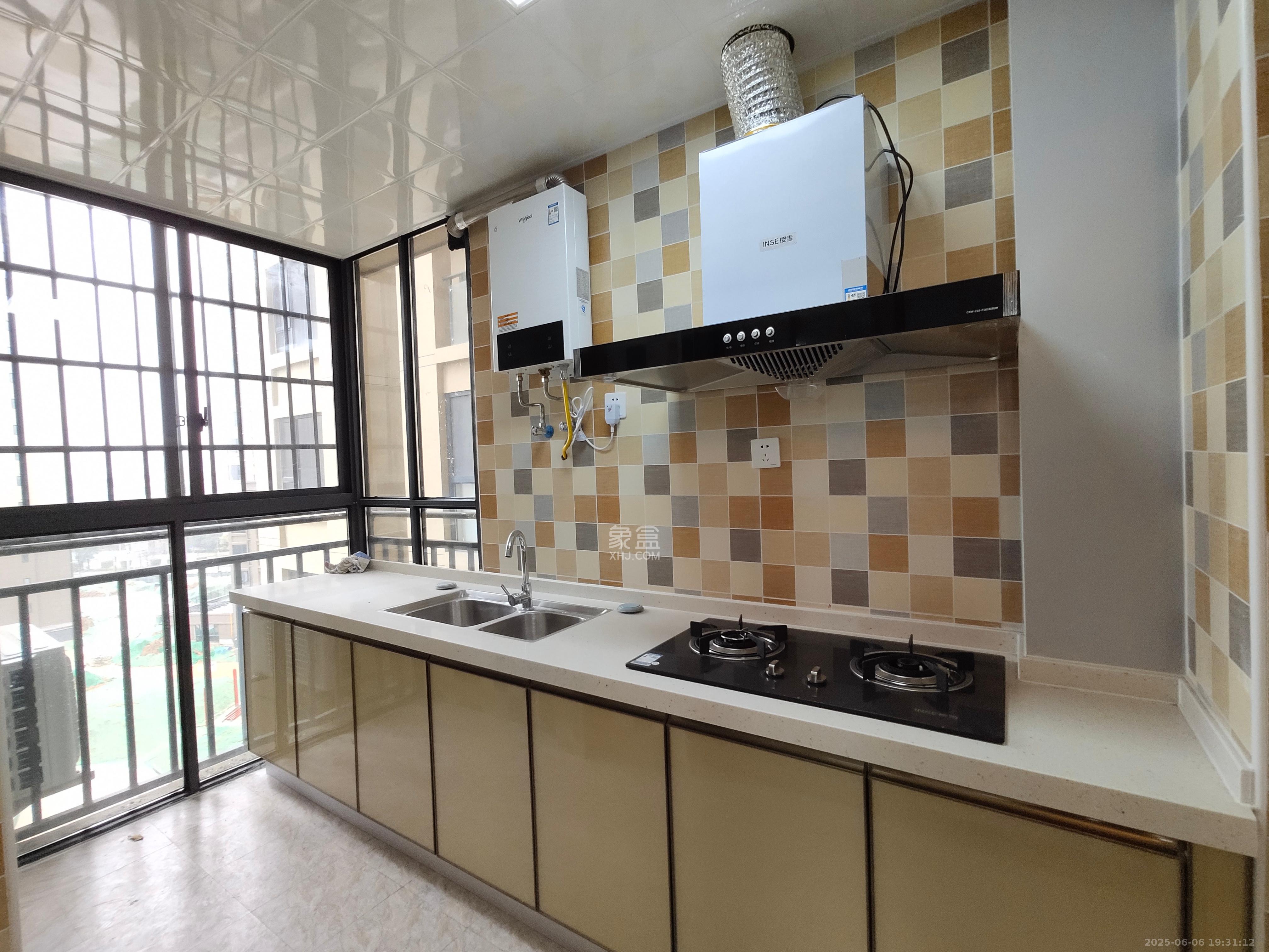 中建梅溪湖中心  1室2厅2卫    3000.0元/月室内图