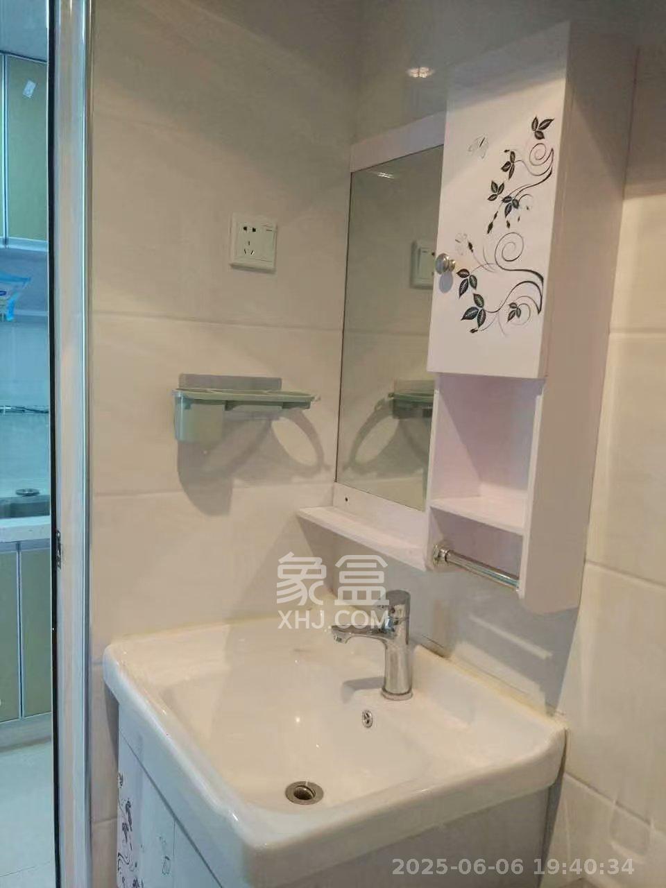 步行街大厦  1室1厅1卫   1000.00元/月室内图
