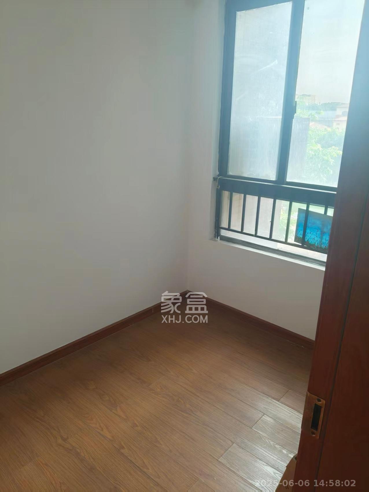 中信凯旋蓝岸(中信新城三期)  3室2厅1卫    1500.0元/月 中信凯旋蓝岸(中信新城三期)  3室2厅1卫    1500.0元/月室内图