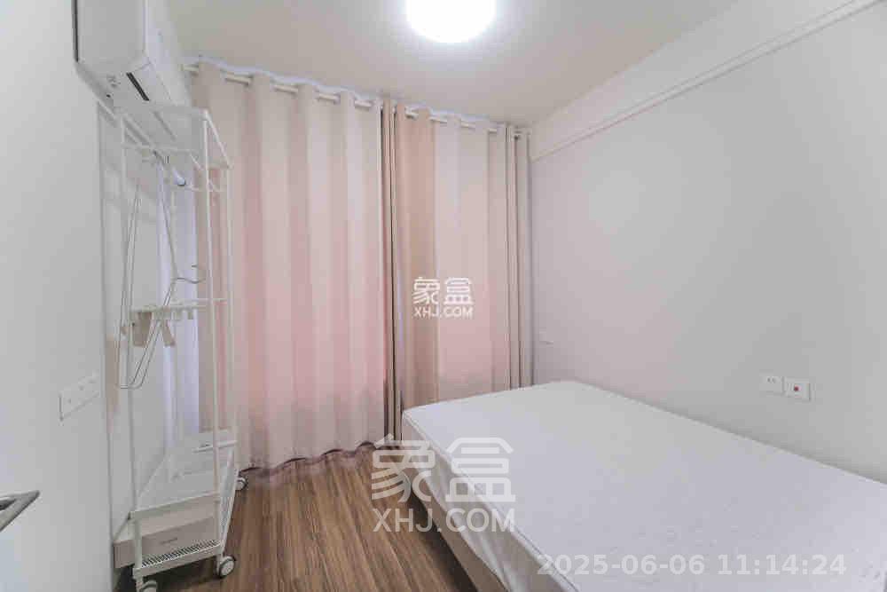 保利香槟国际  3室2厅1卫   2100.00元/月室内图
