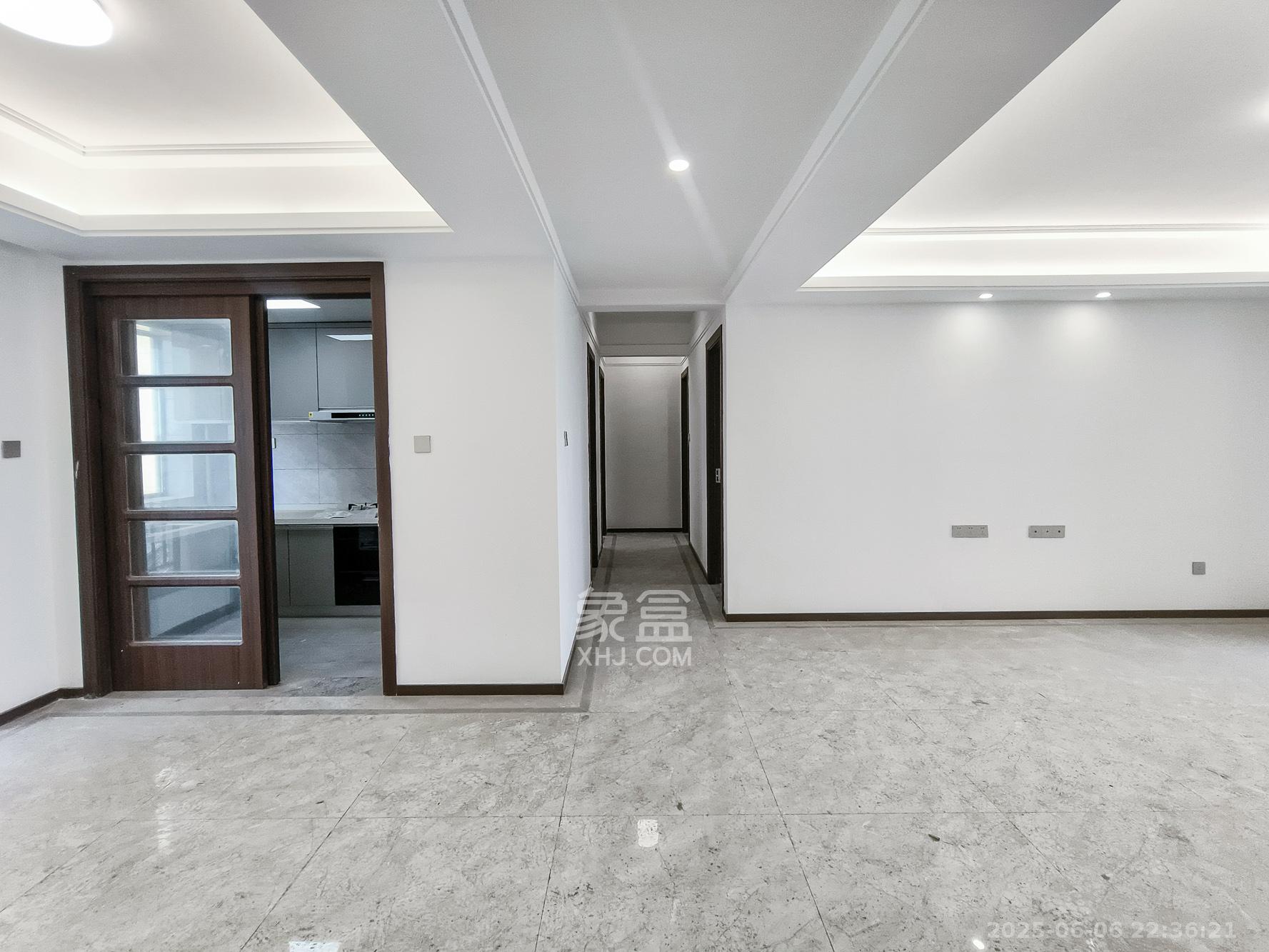 星城春晓 3室2厅2卫 90.8万 星城春晓 3室2厅2卫 90.8万客厅