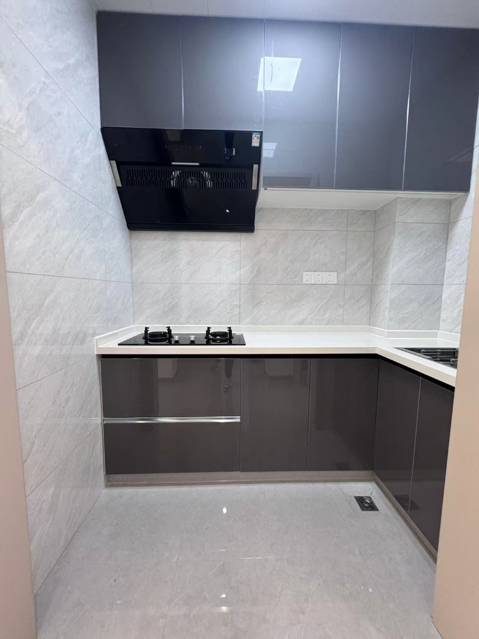 杭州大厦  3室2厅1卫    96.0万 杭州大厦  3室2厅1卫    96.0万室内图