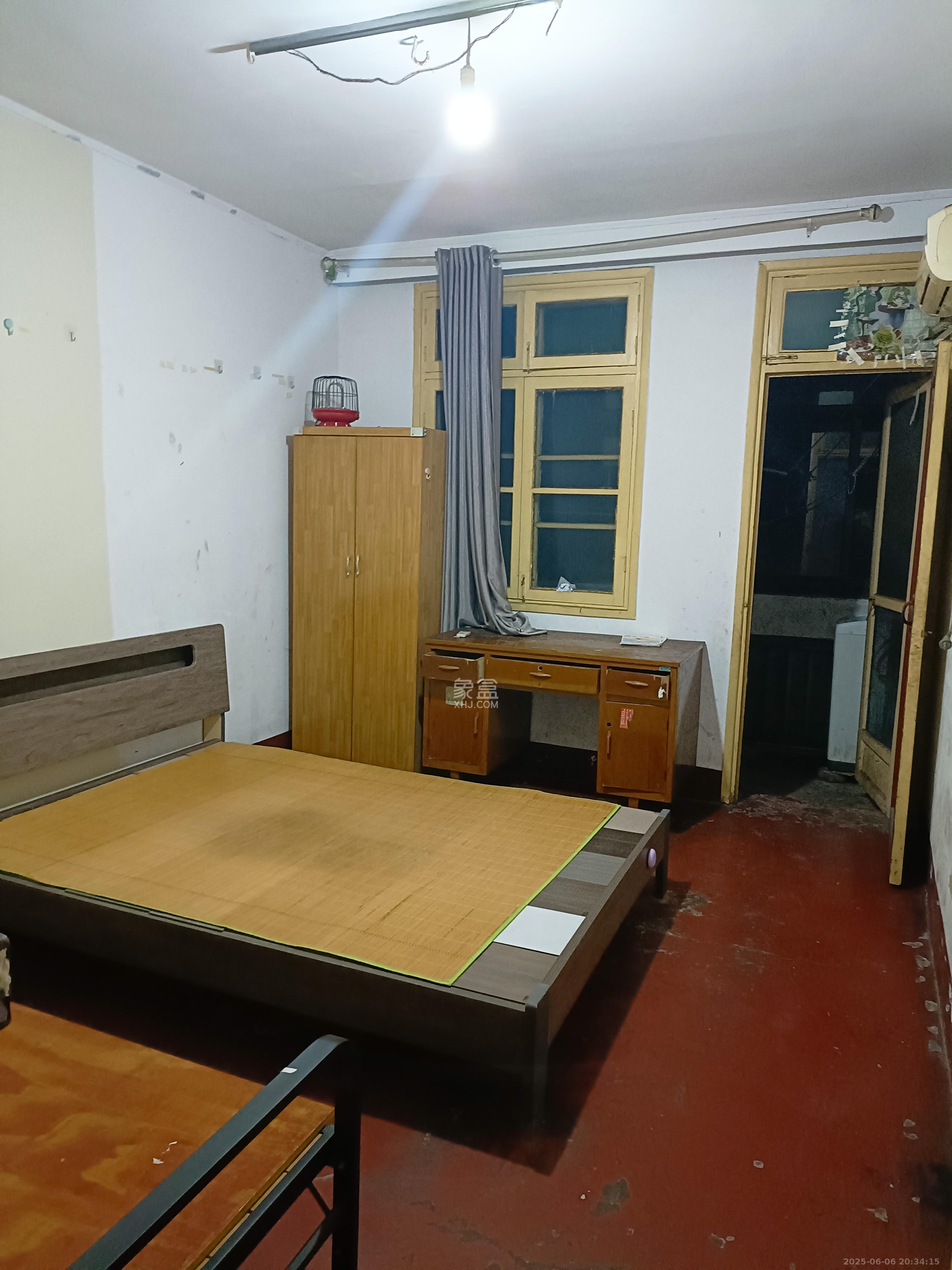 赤岗小区(一二三片) 1室2厅1卫 1000.0元/月 赤岗小区(一二三片) 1室2厅1卫 1000.0元/月室内图