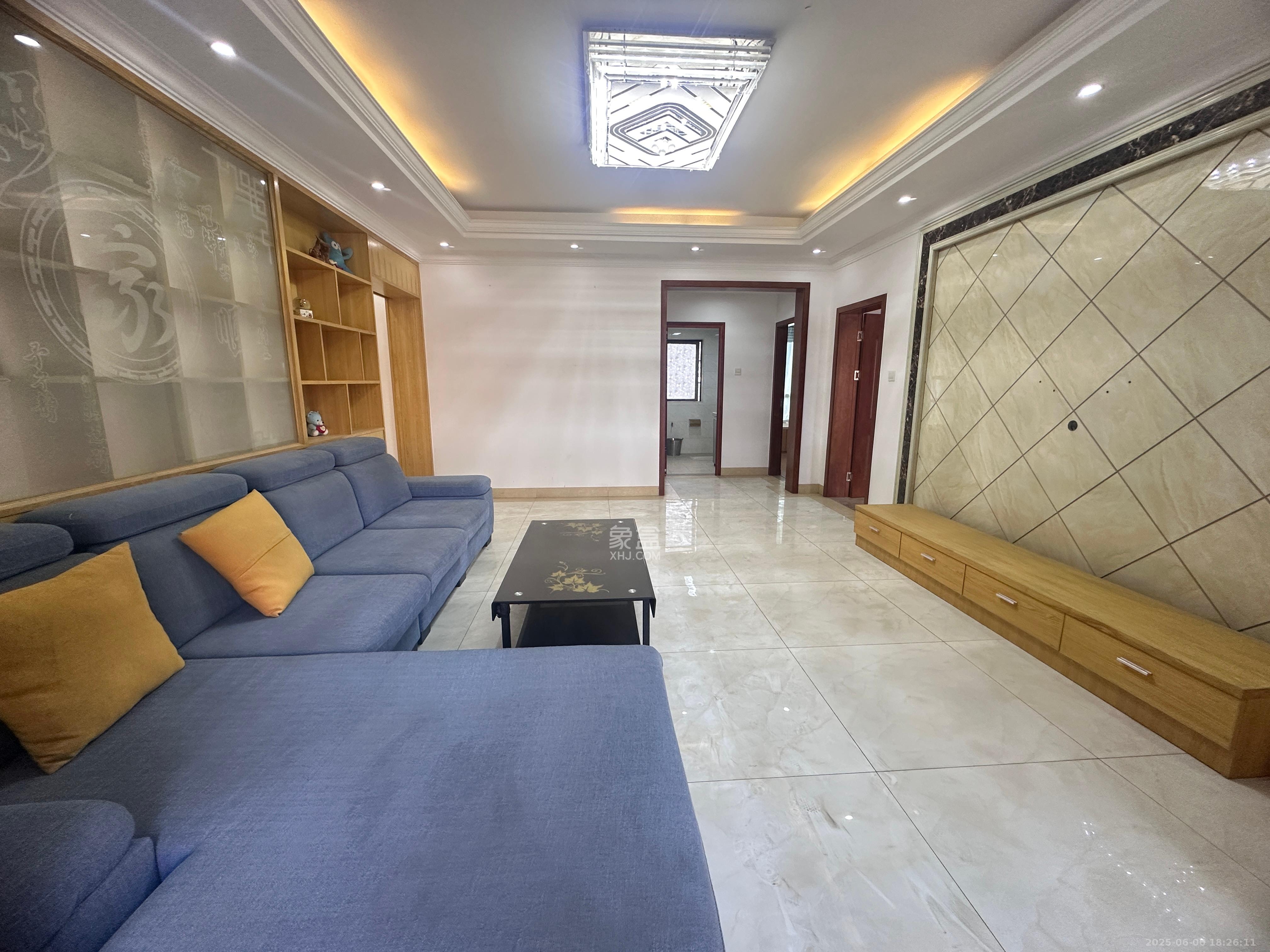 金侨城 3室2厅2卫 1500.0元/月 金侨城 3室2厅2卫 1500.0元/月室内图