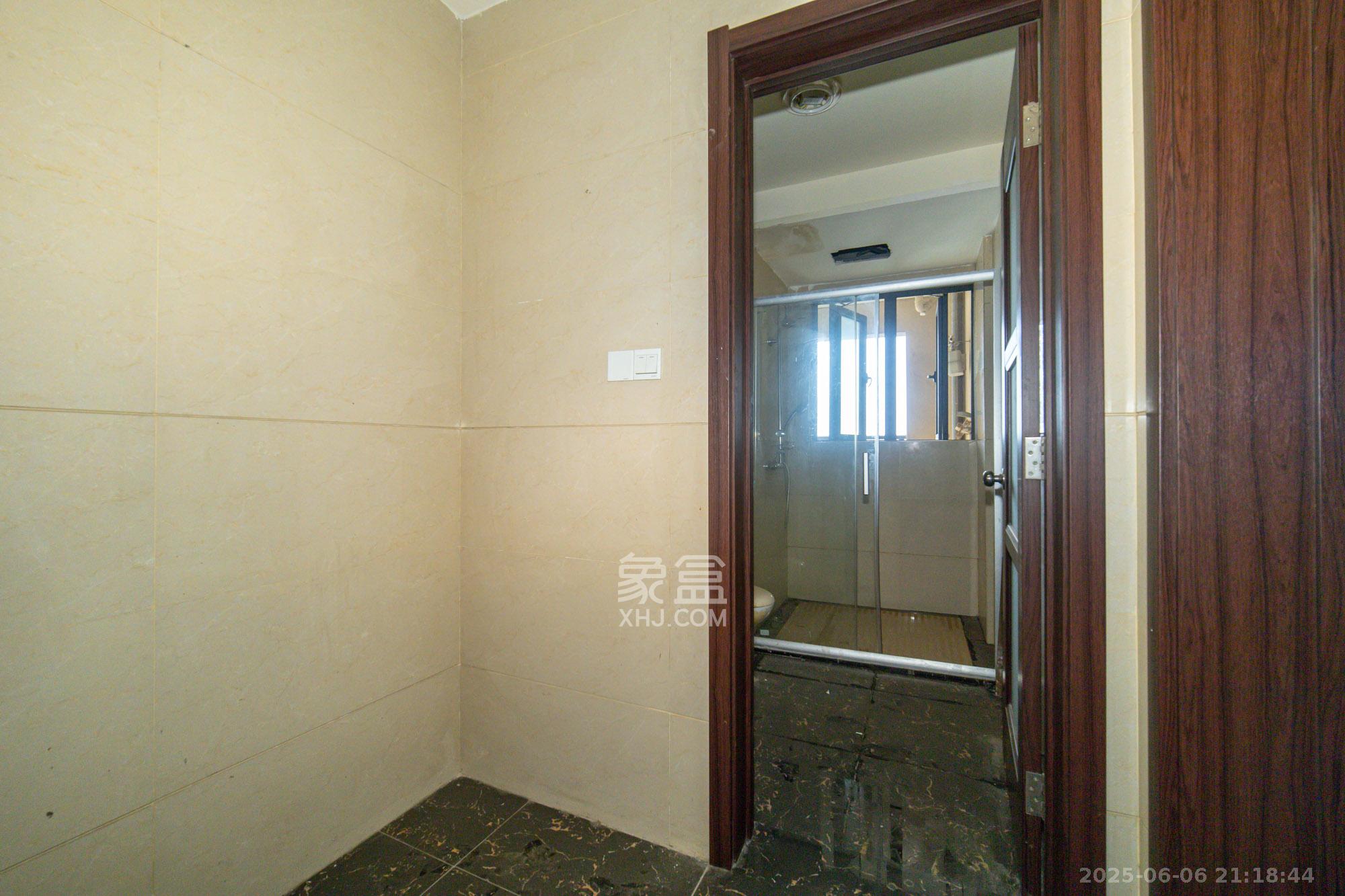 碧桂园威尼斯城 4室2厅2卫 149.88万 碧桂园威尼斯城 4室2厅2卫 149.88万卫生间