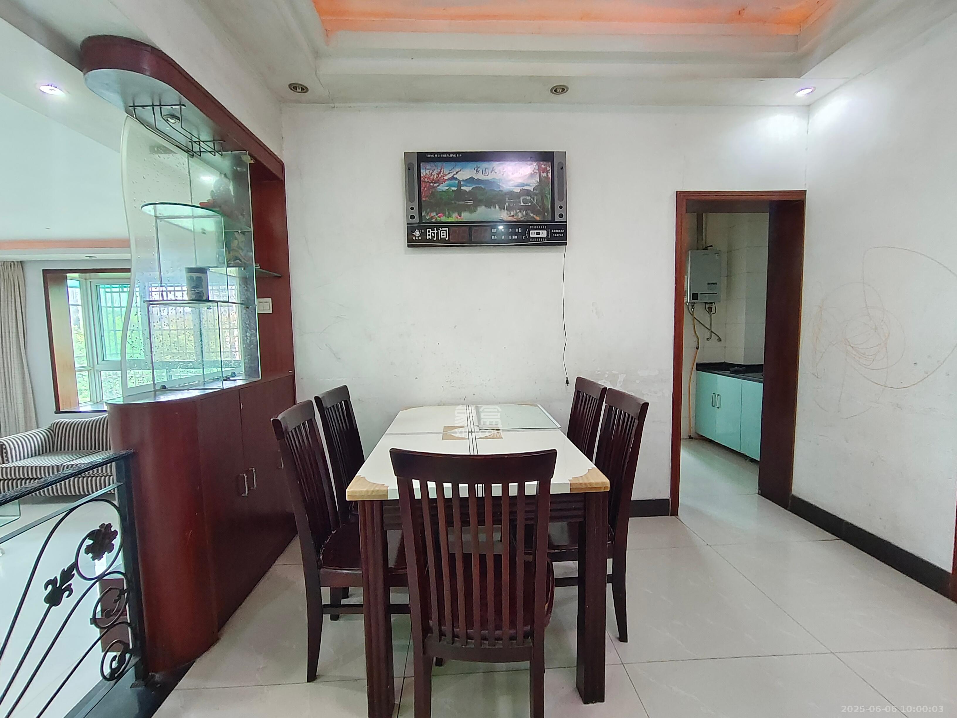 欣胜园 4室2厅1卫 2500.0元/月 欣胜园 4室2厅1卫 2500.0元/月室内图