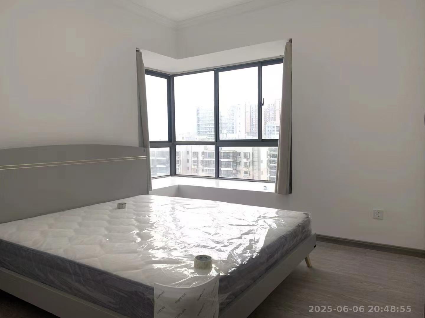 鑫天御景湾  1室2厅1卫   2400.00元/月