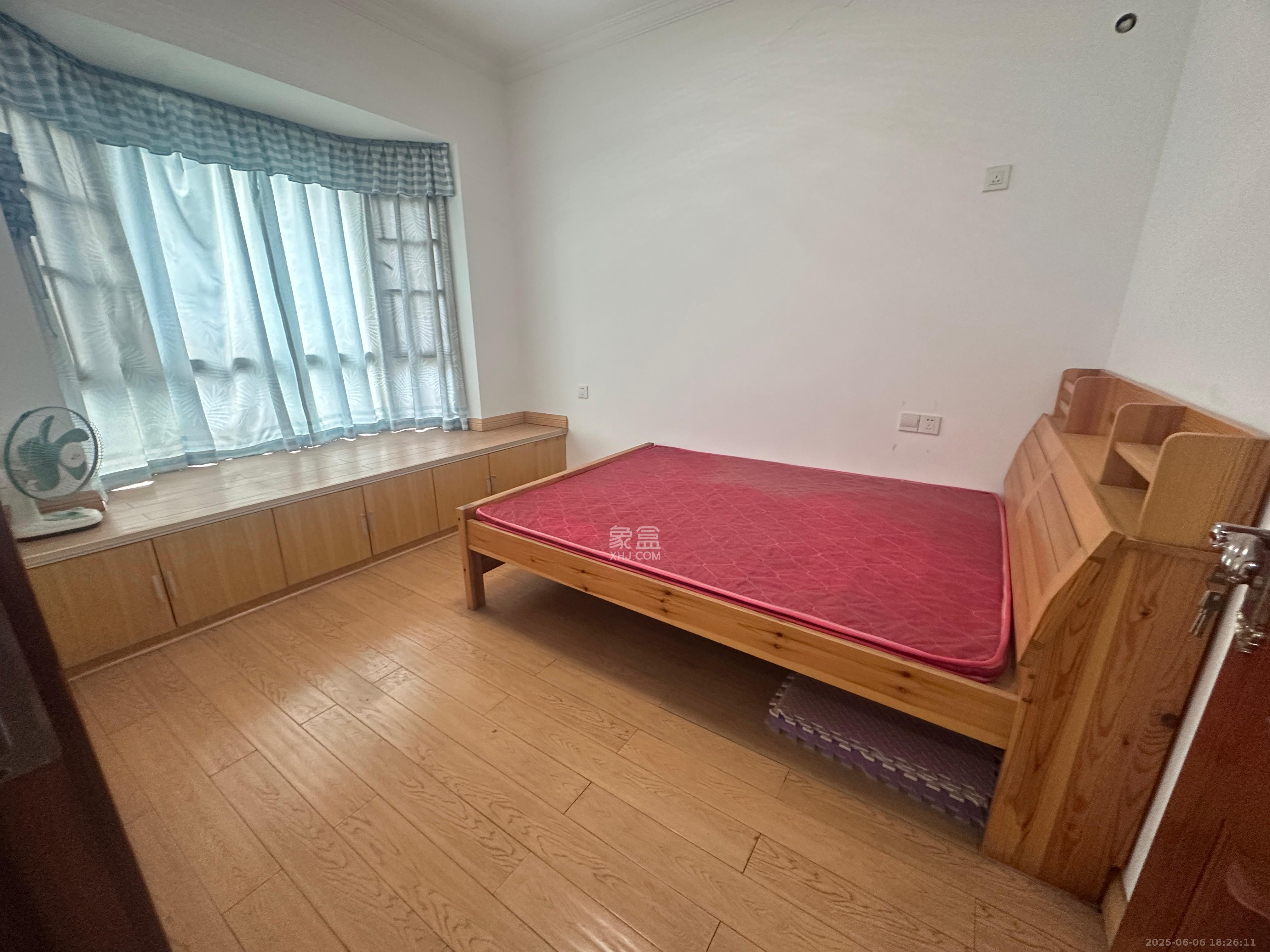 金侨城 3室2厅2卫 1500.0元/月 金侨城 3室2厅2卫 1500.0元/月室内图