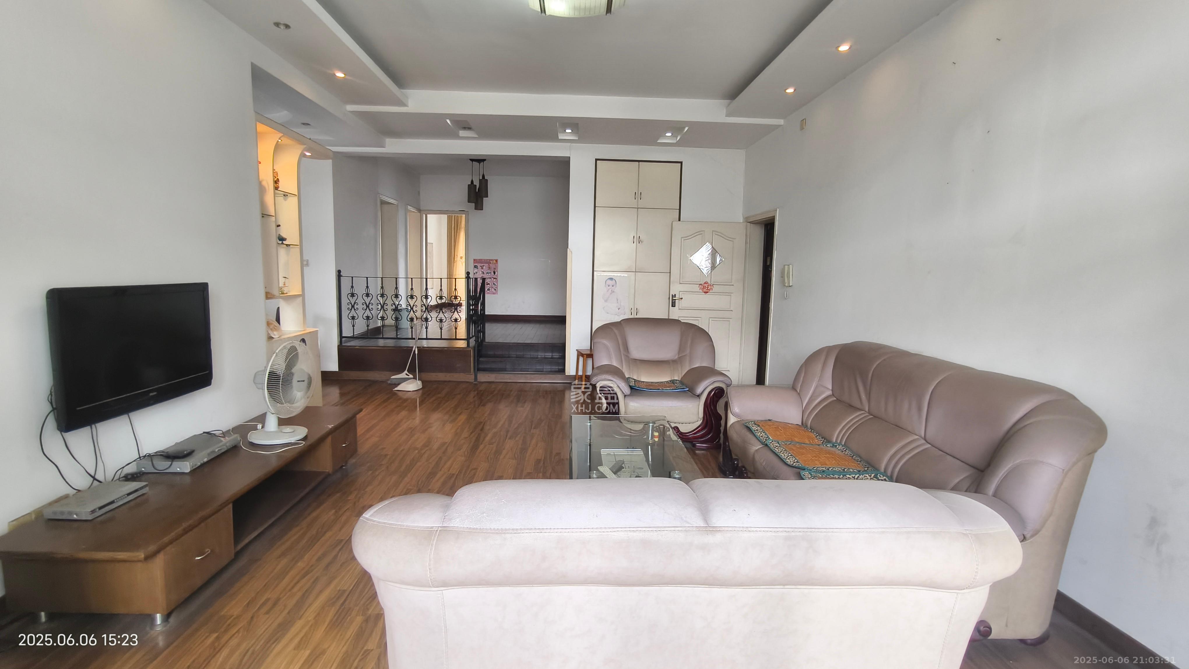 金科园 4室2厅2卫 3000.0元/月 金科园 4室2厅2卫 3000.0元/月室内图