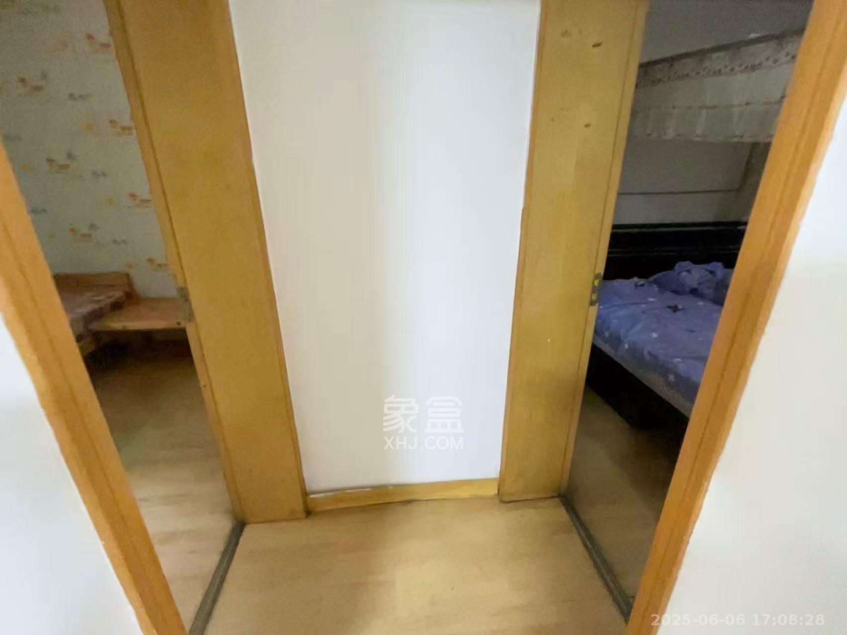 南明苑西区 3室2厅2卫 2200.0元/月 南明苑西区 3室2厅2卫 2200.0元/月室内图