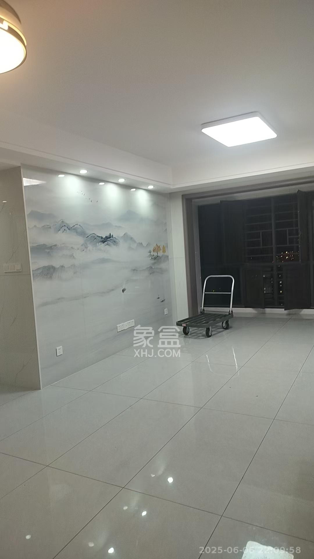 阳光城翡丽云邸  3室2厅2卫    2500.0元/月