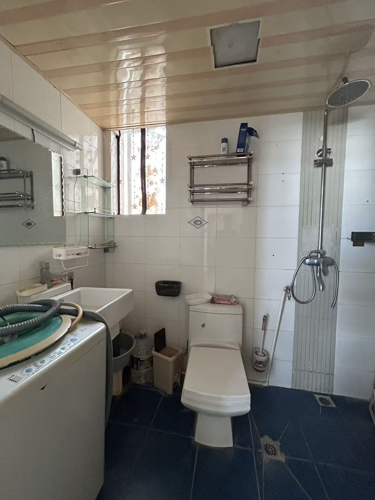 亚洲豪苑南区 2室1厅1卫 2400.0元/月 亚洲豪苑南区 2室1厅1卫 2400.0元/月室内图