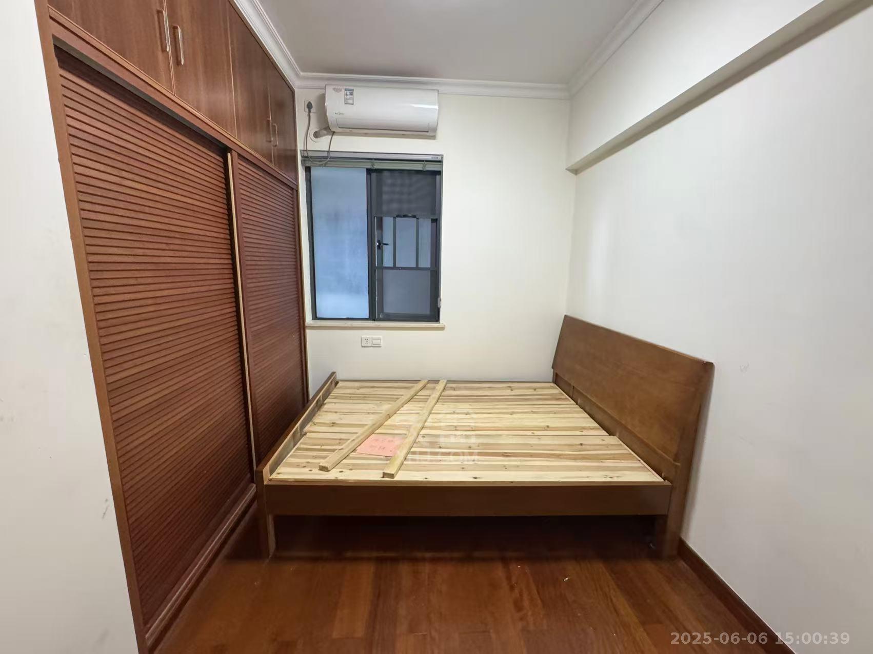 庐山春天 3室2厅1卫 2500.0元/月 庐山春天 3室2厅1卫 2500.0元/月室内图