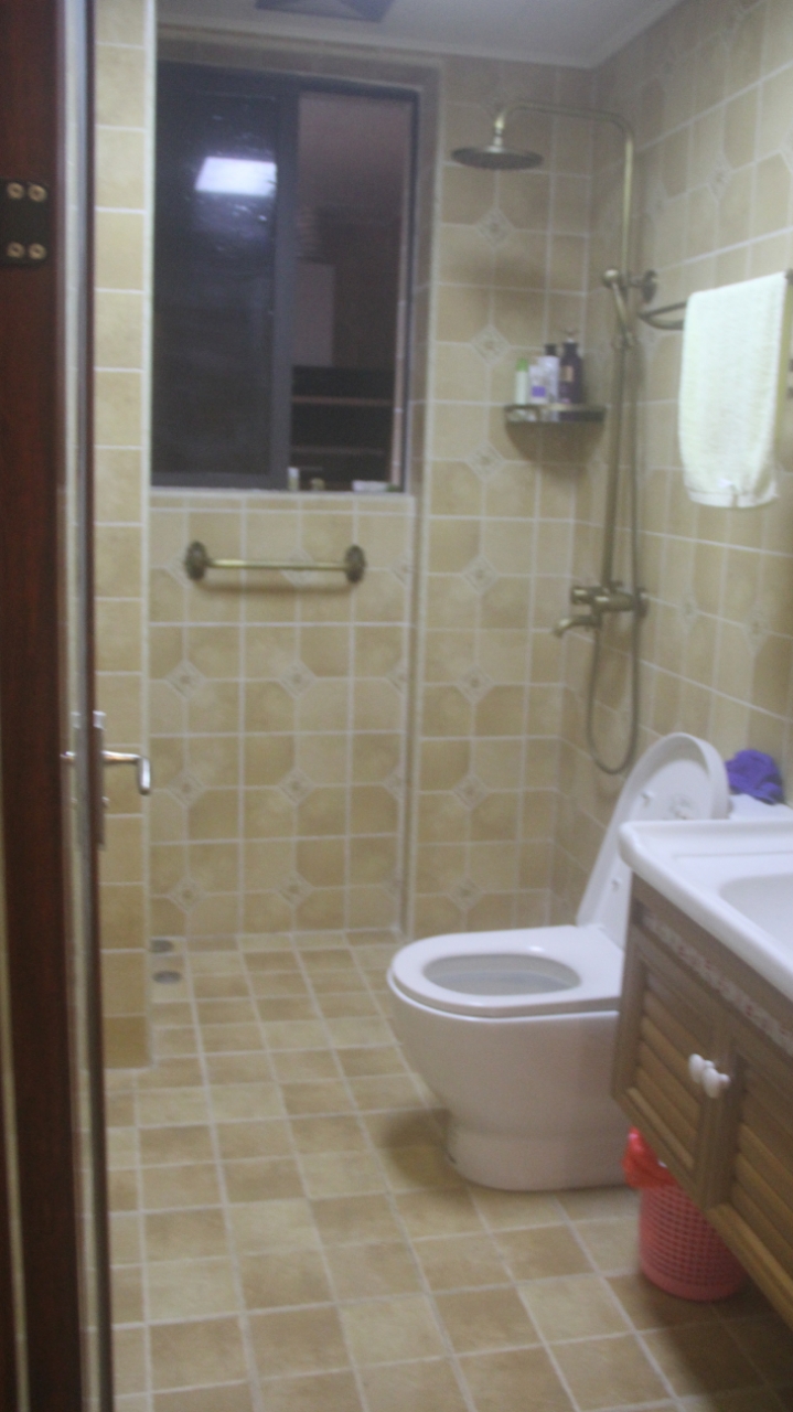 海悦东方  2室2厅1卫    3500.0元/月 海悦东方  2室2厅1卫    3500.0元/月室内图