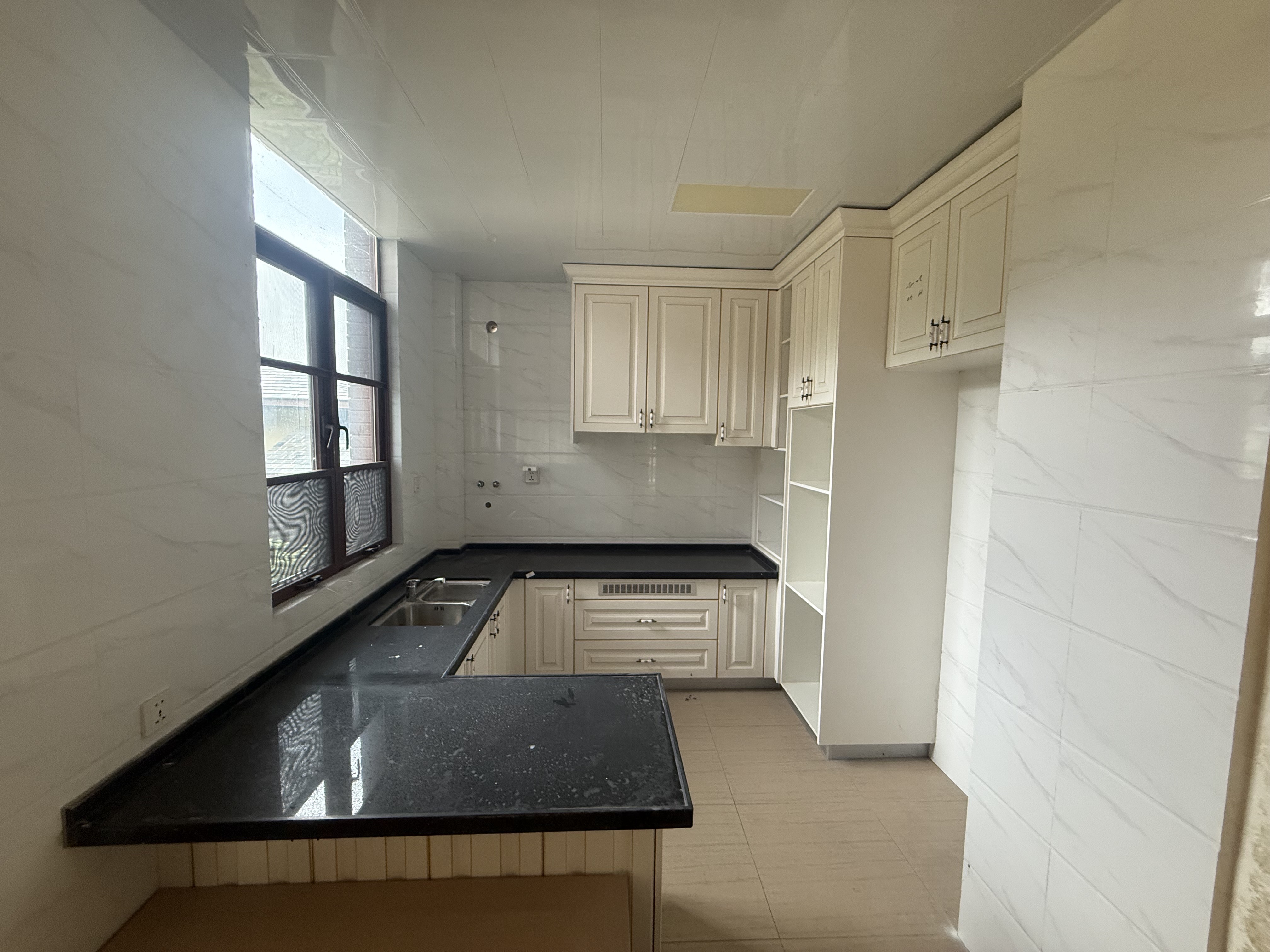 碧桂园  2室2厅2卫    95.8万 碧桂园  2室2厅2卫    95.8万客厅