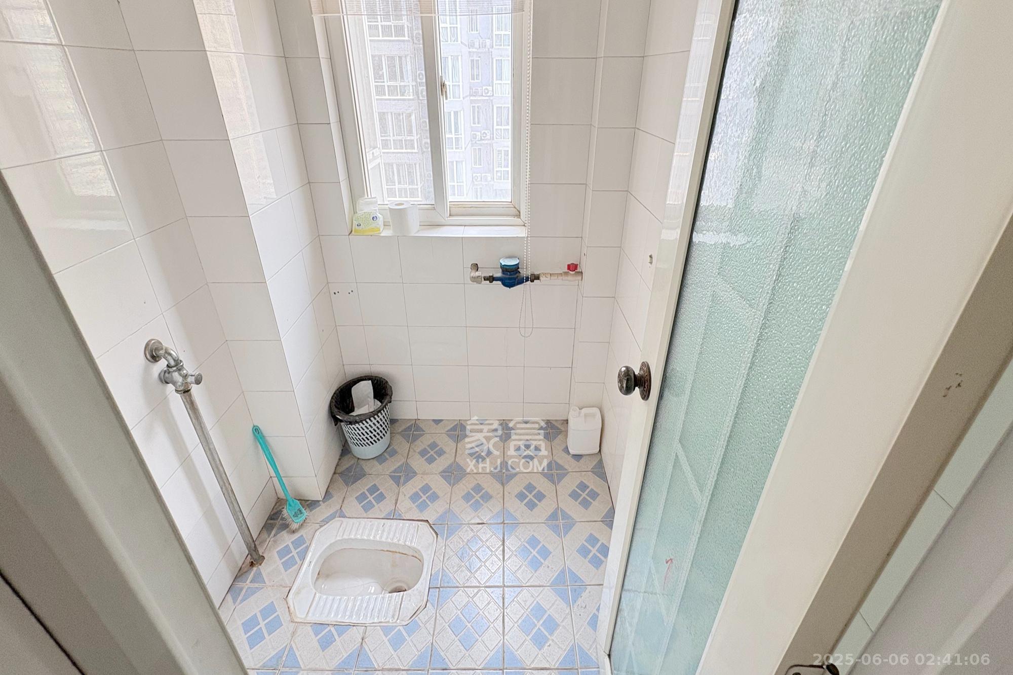 五一华府 4室2厅2卫 168.0万 五一华府 4室2厅2卫 168.0万卫生间