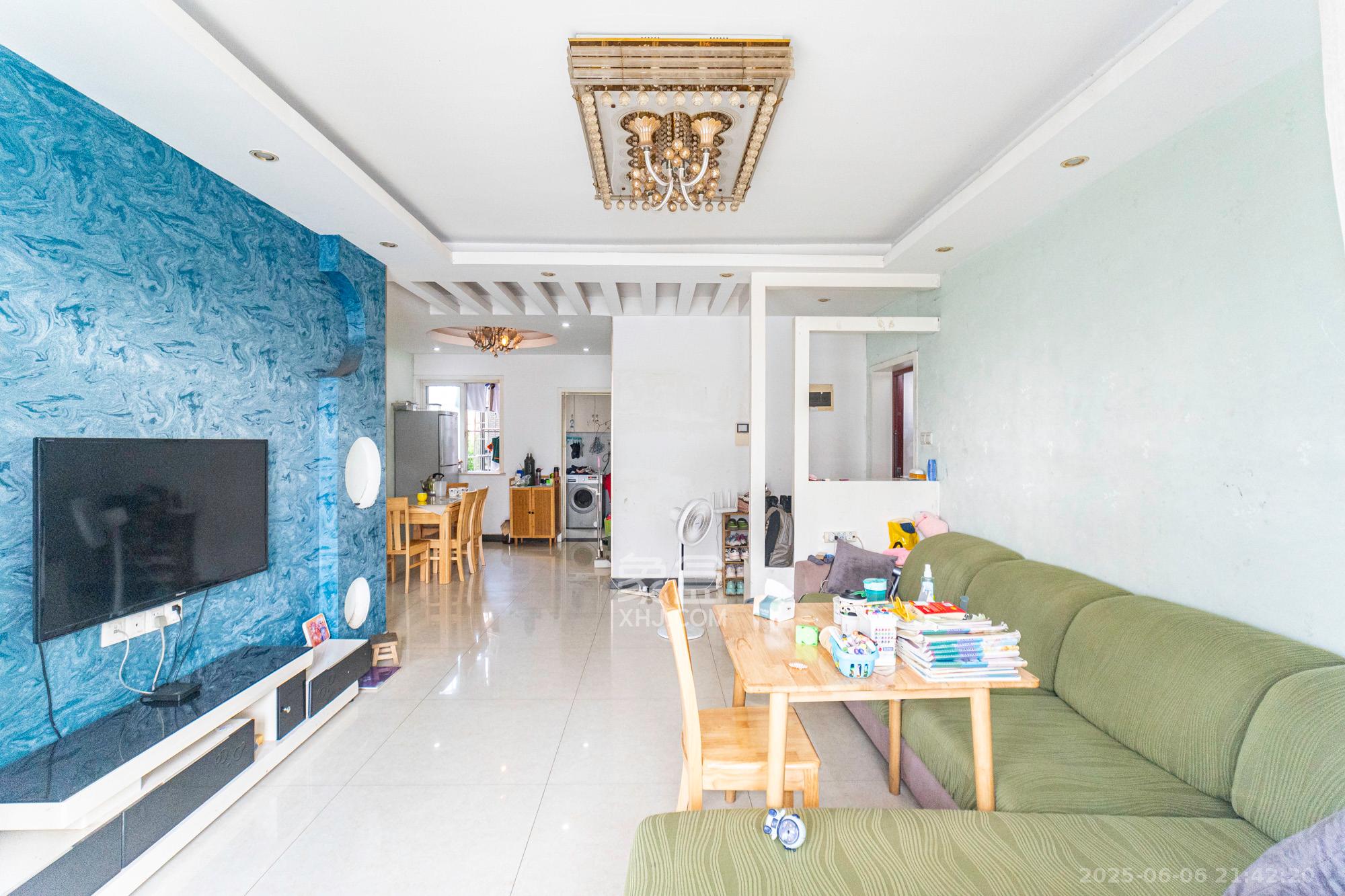 时代星城 3室2厅2卫 67.0万 时代星城 3室2厅2卫 67.0万客厅