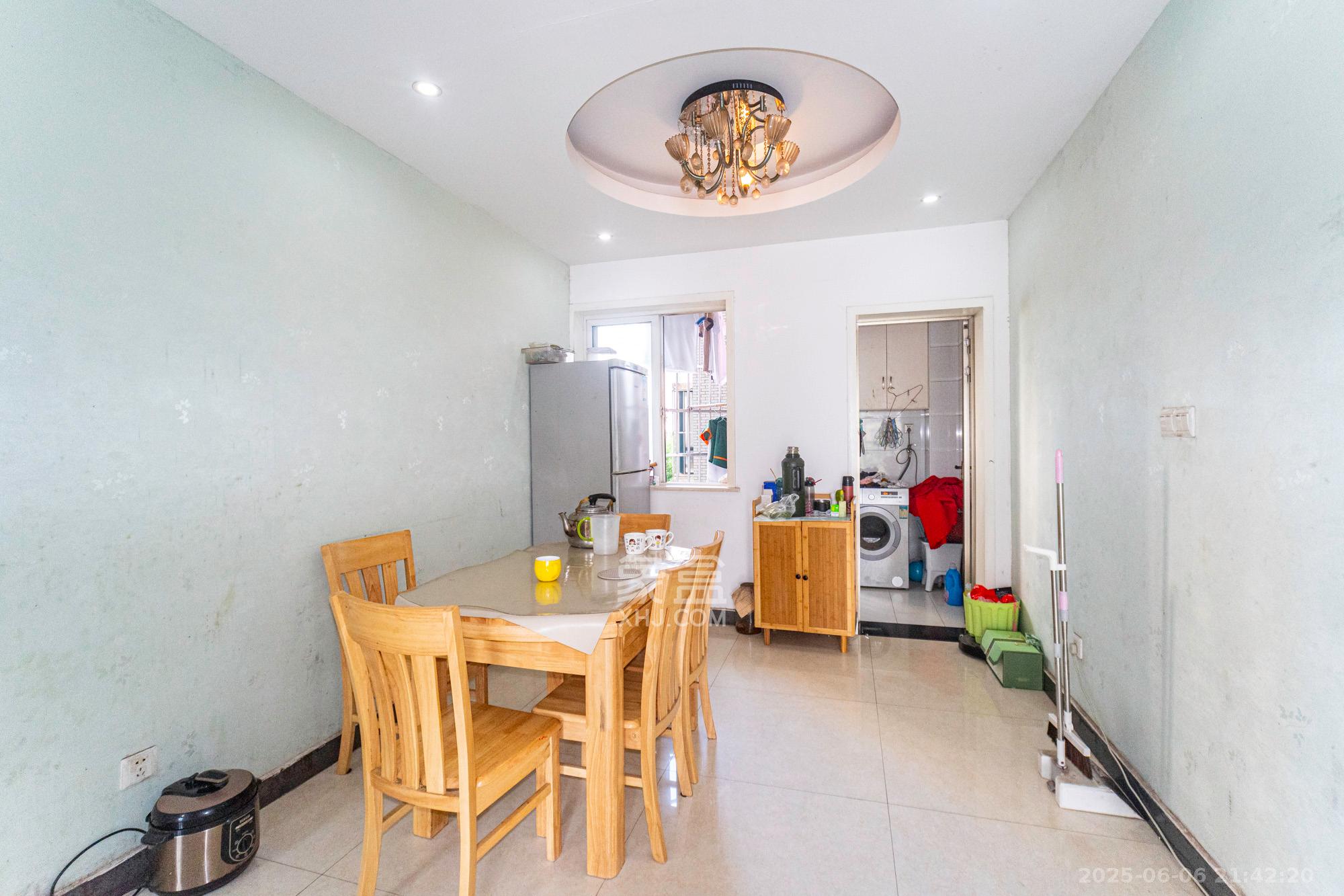 时代星城 3室2厅2卫 67.0万 时代星城 3室2厅2卫 67.0万客厅