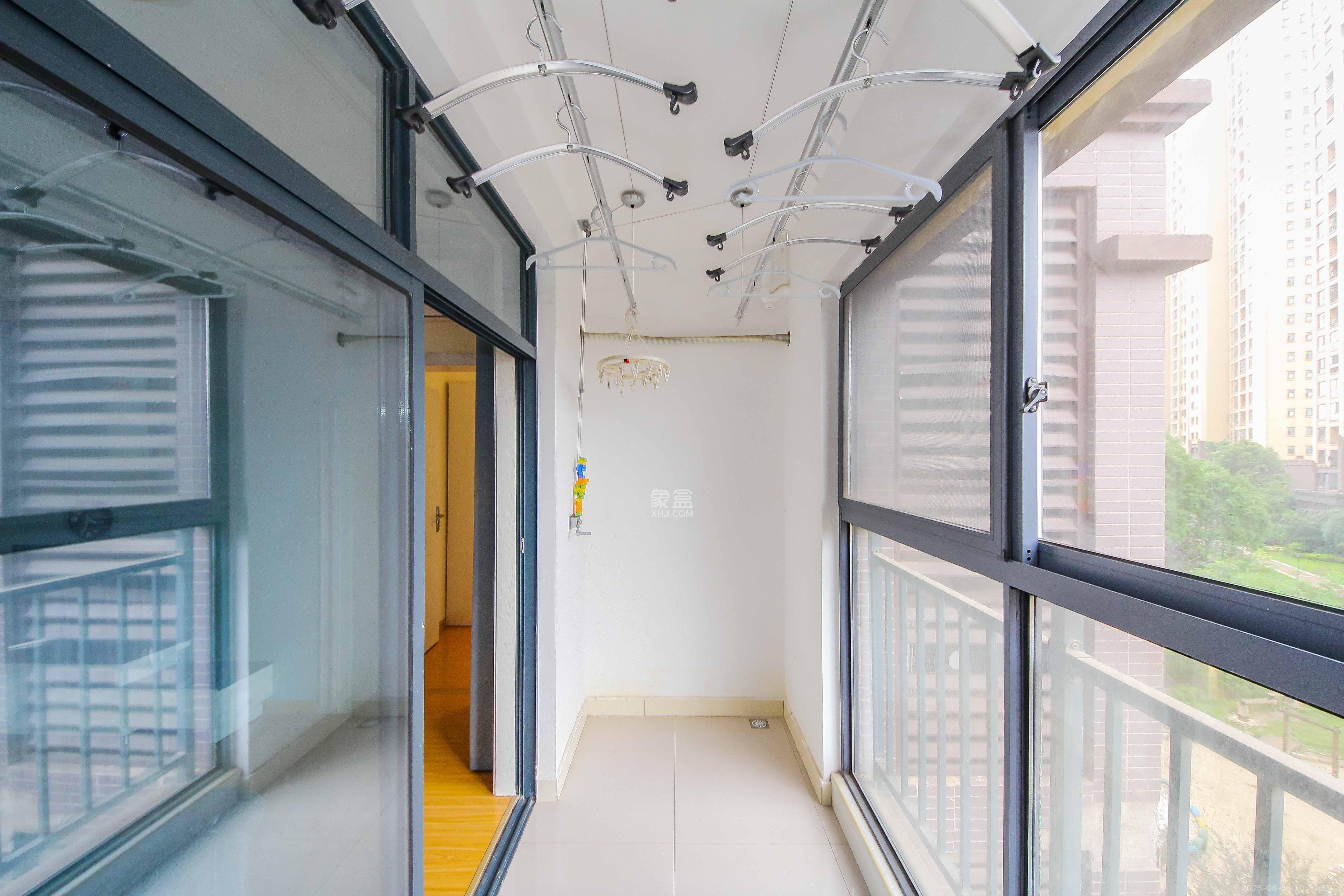 湘熙水郡(观澜海赋家园) 3室2厅1卫 86.0万 湘熙水郡(观澜海赋家园) 3室2厅1卫 86.0万阳台