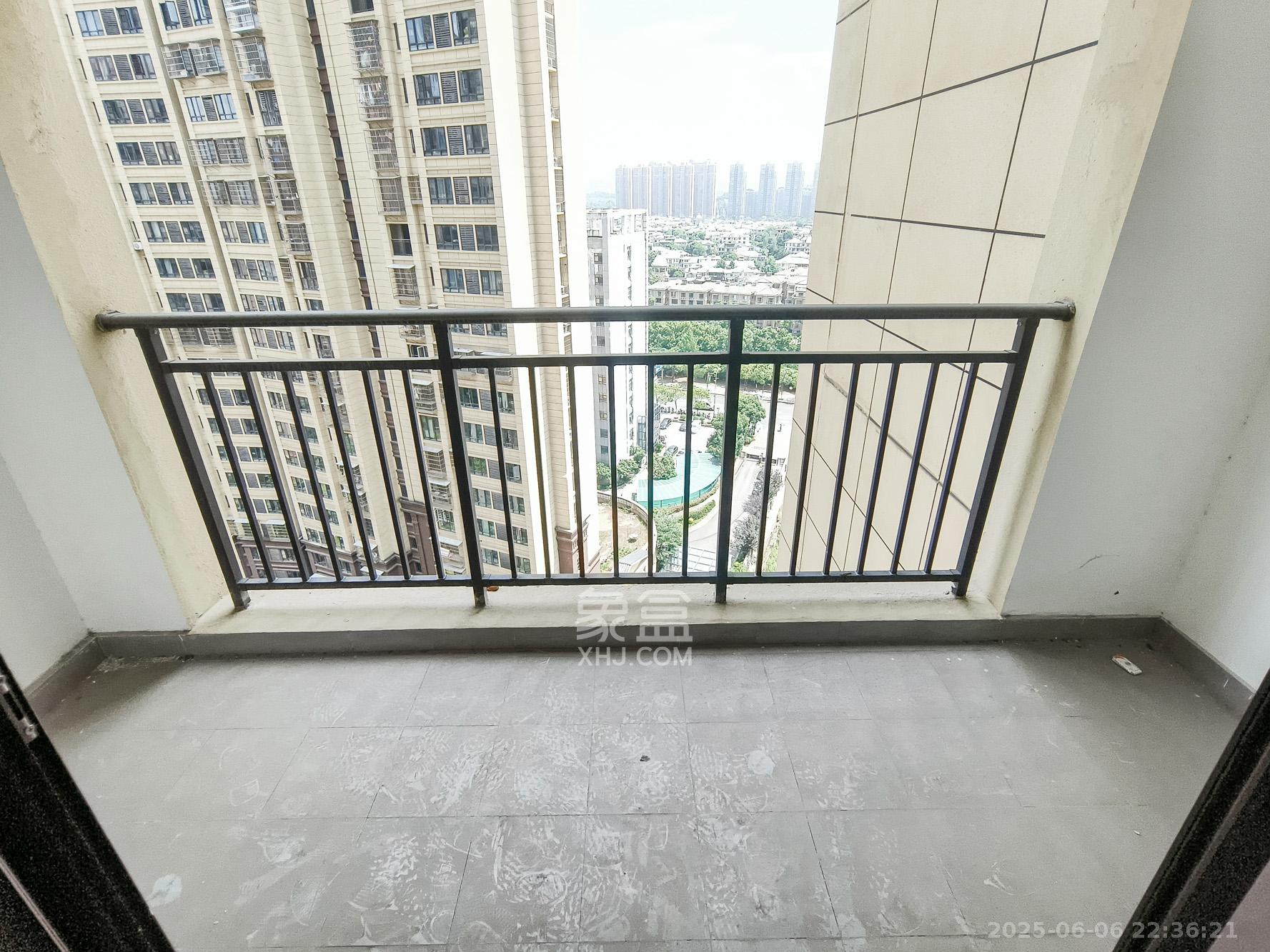 星城春晓 3室2厅2卫 90.8万 星城春晓 3室2厅2卫 90.8万阳台