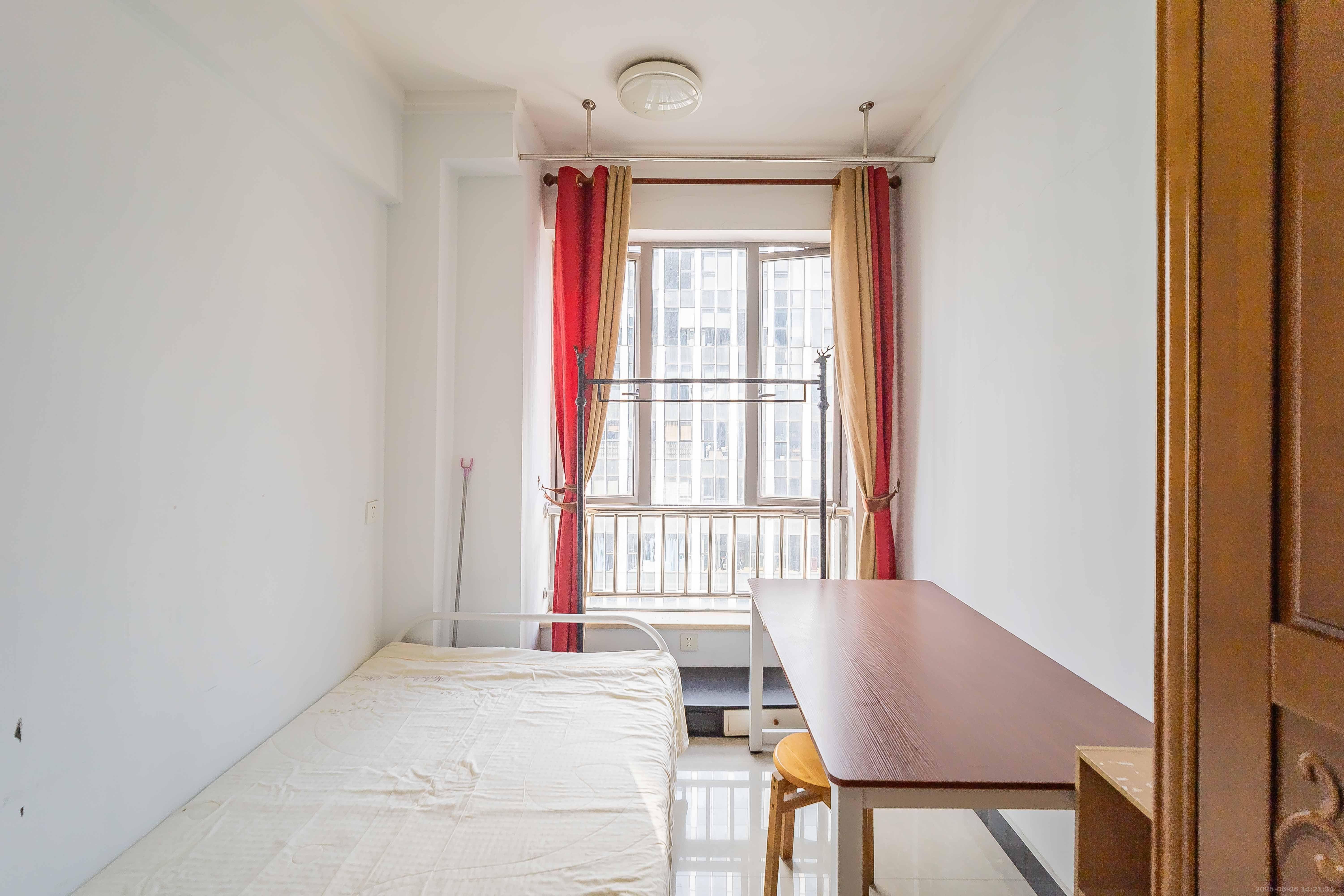 建鸿达华都（华都小户型及大华写字楼）  2室1厅1卫   2500.00元/月室内图