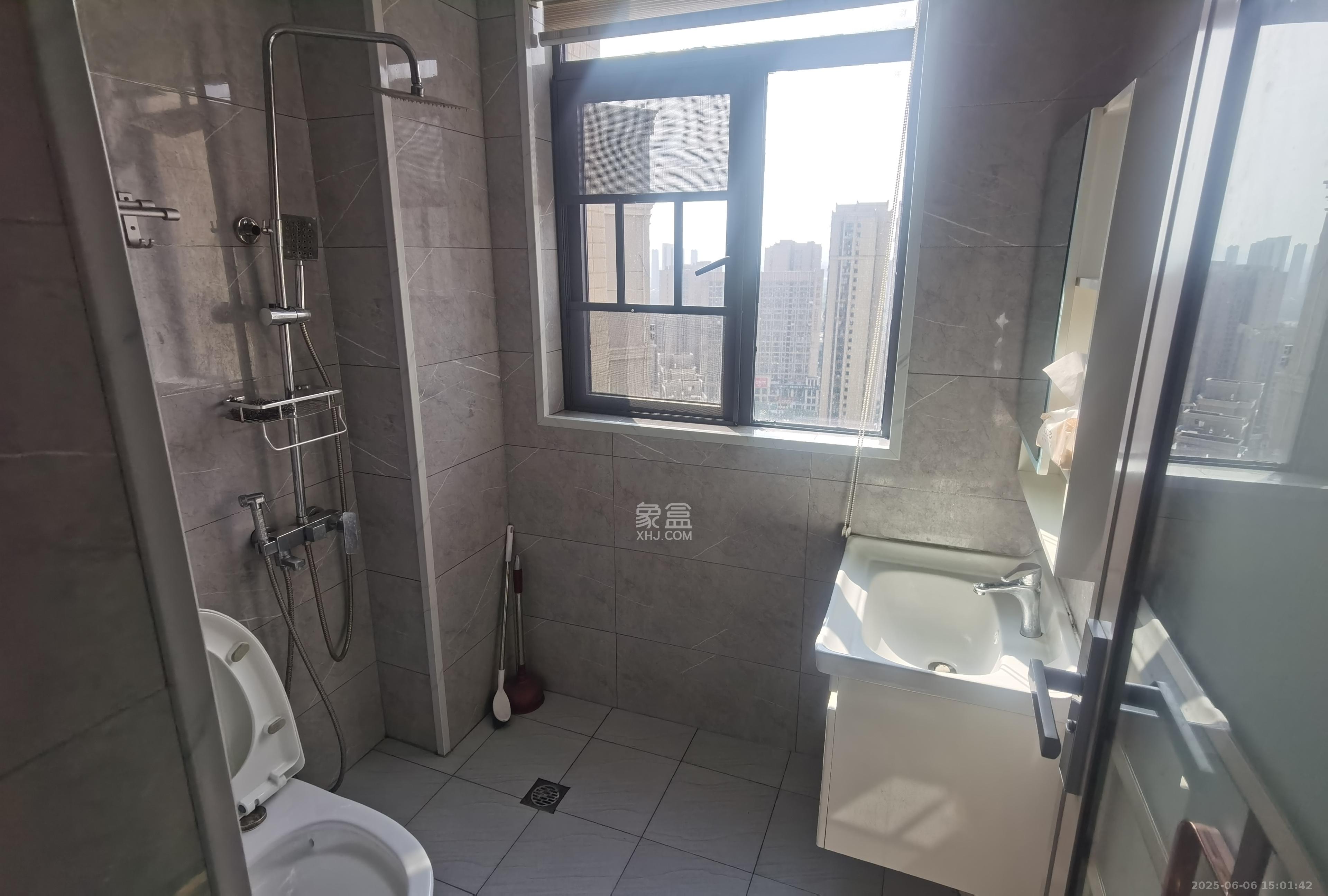 天元御城  3室2厅2卫    1800.0元/月 天元御城  3室2厅2卫    1800.0元/月室内图