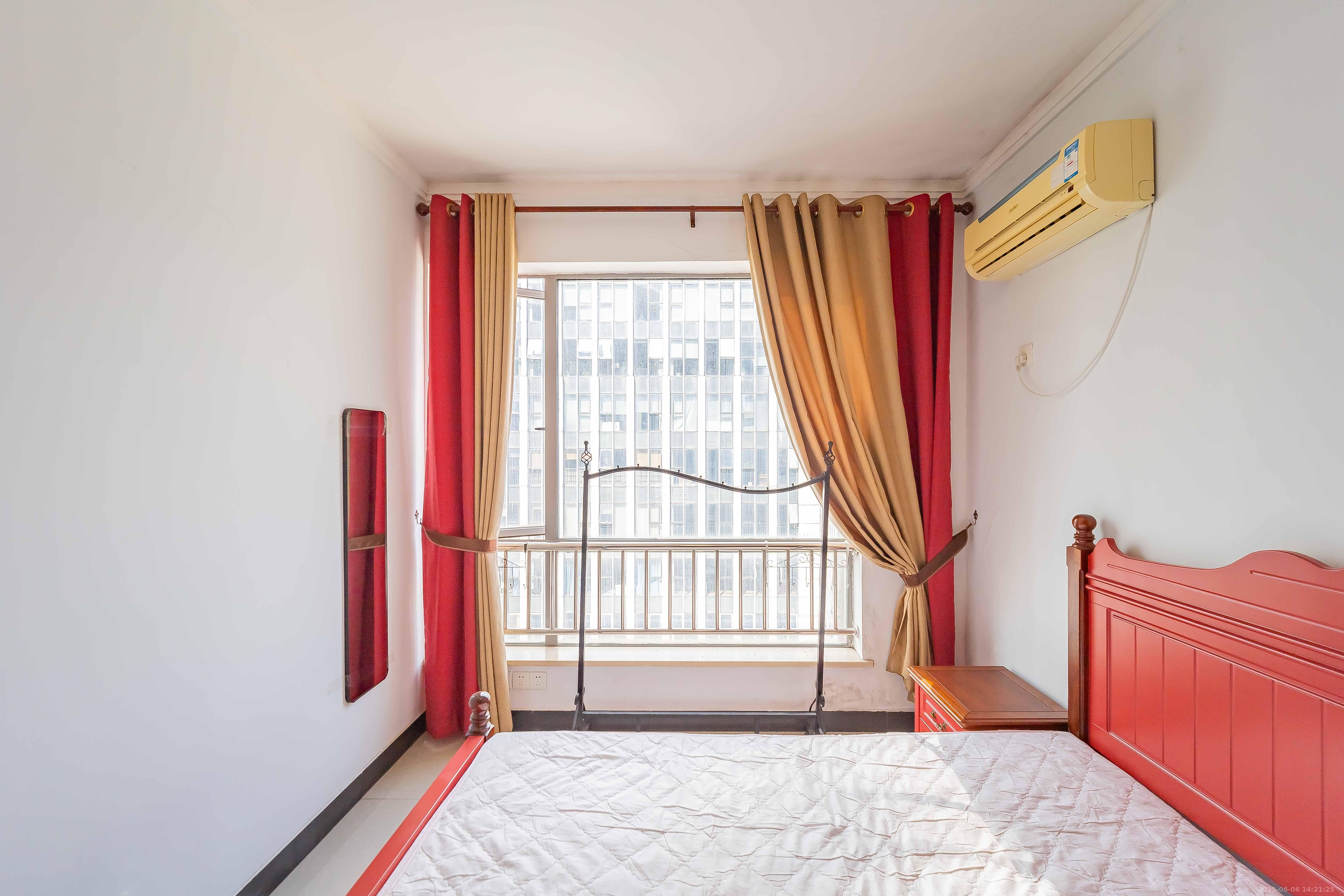 建鸿达华都（华都小户型及大华写字楼）  2室1厅1卫   2500.00元/月室内图