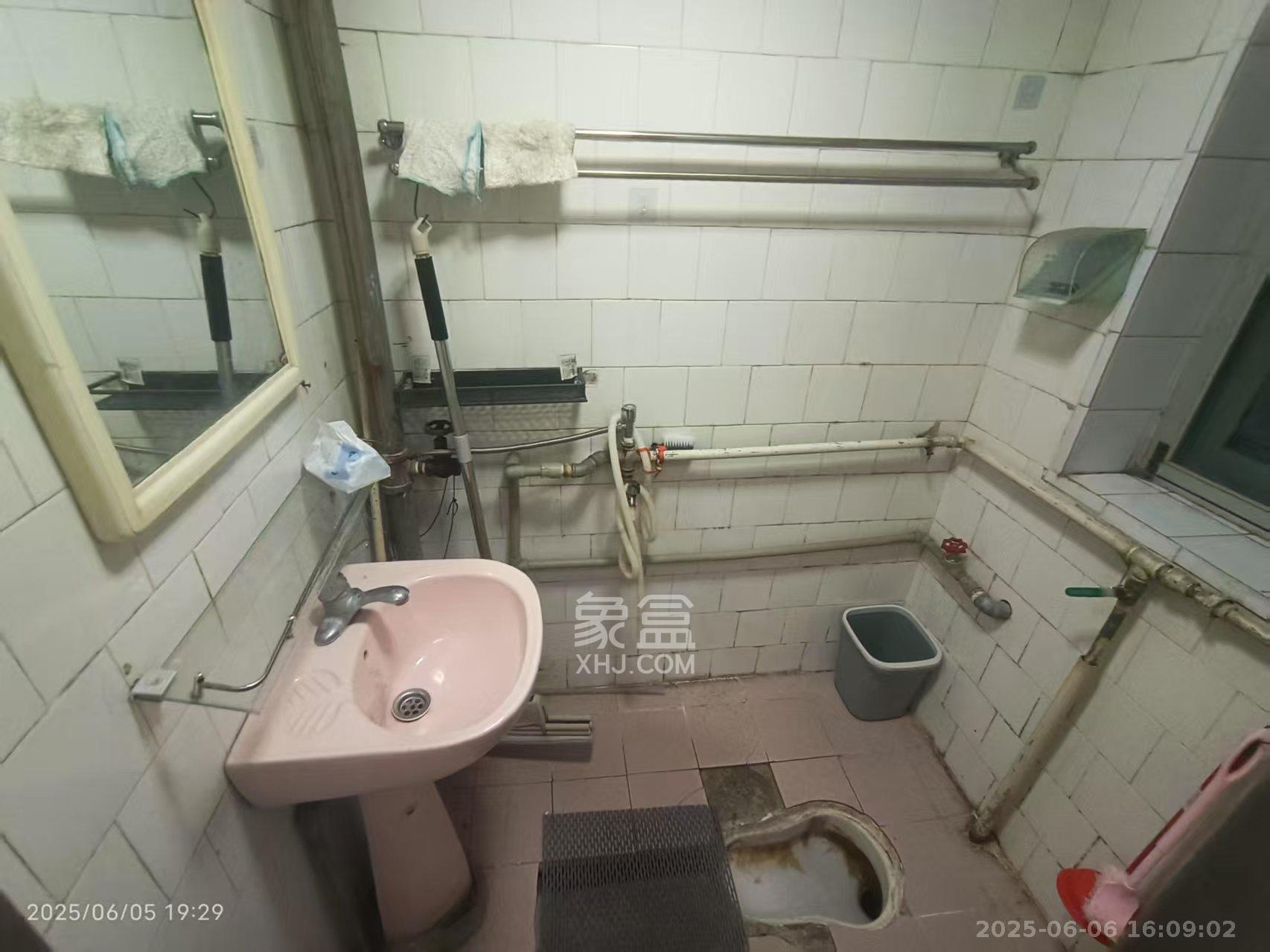湘绣研究所南院  4室1厅1卫   1800.00元/月室内图