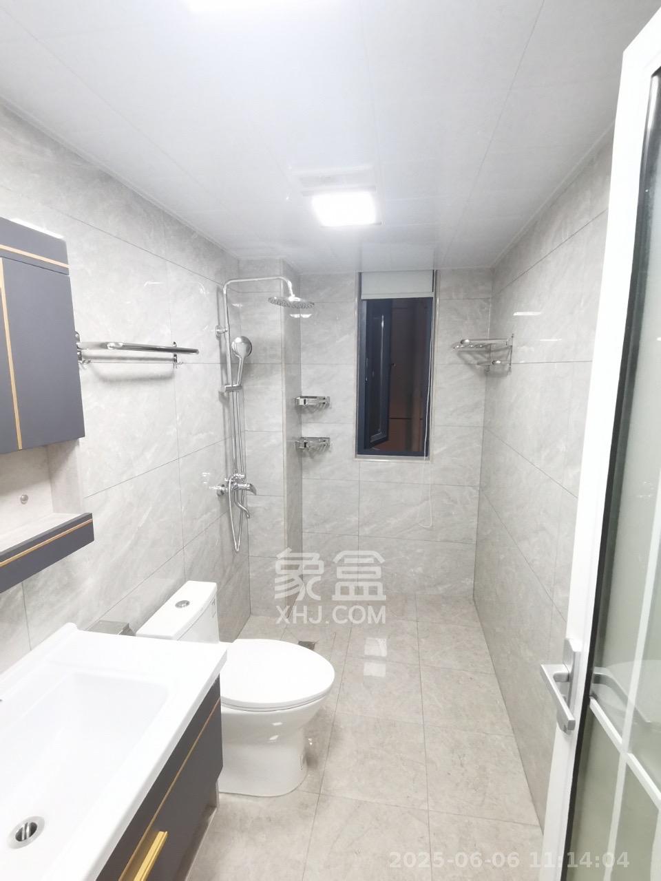 南山梅溪一方 3室2厅2卫 3200.0元/月 南山梅溪一方 3室2厅2卫 3200.0元/月室内图