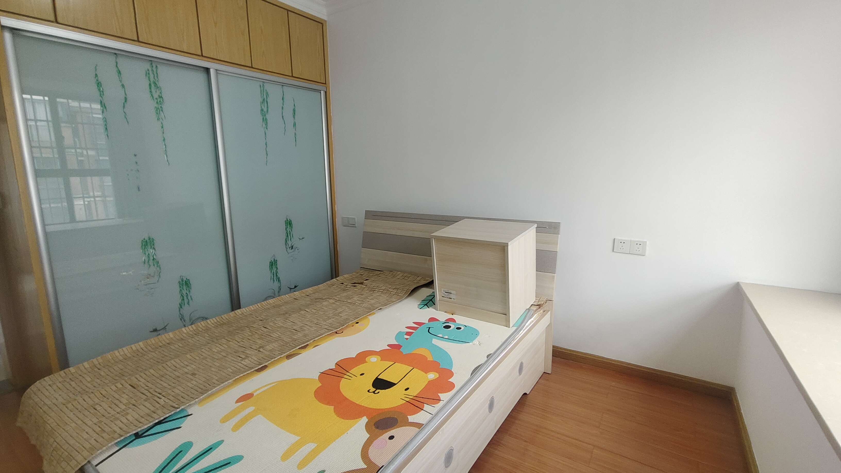 云顶上品  2室2厅1卫   1280.00元/月室内图